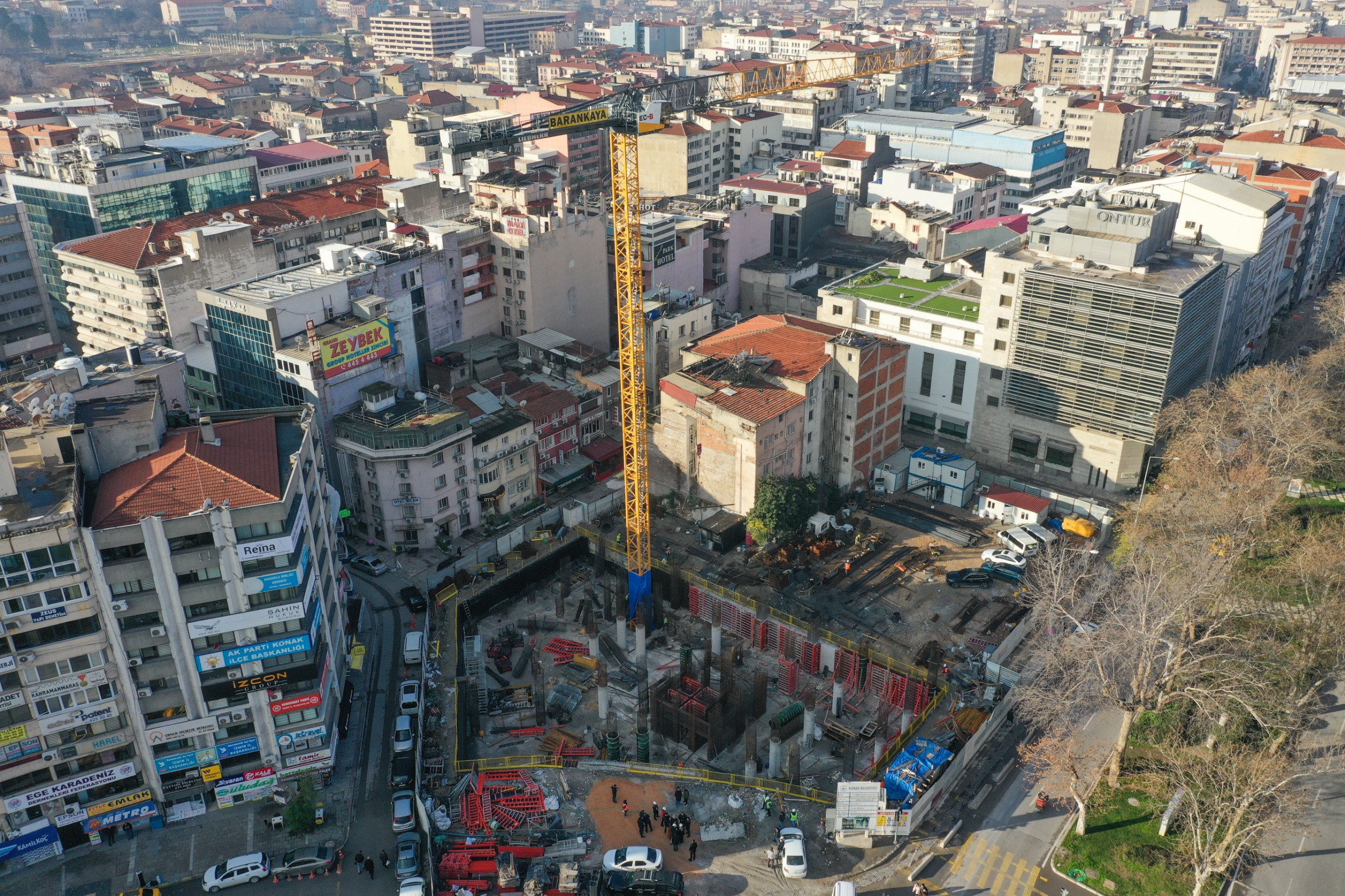 Başkan Mutlu yeni hizmet binasındaki çalışmaları yerinde inceledi