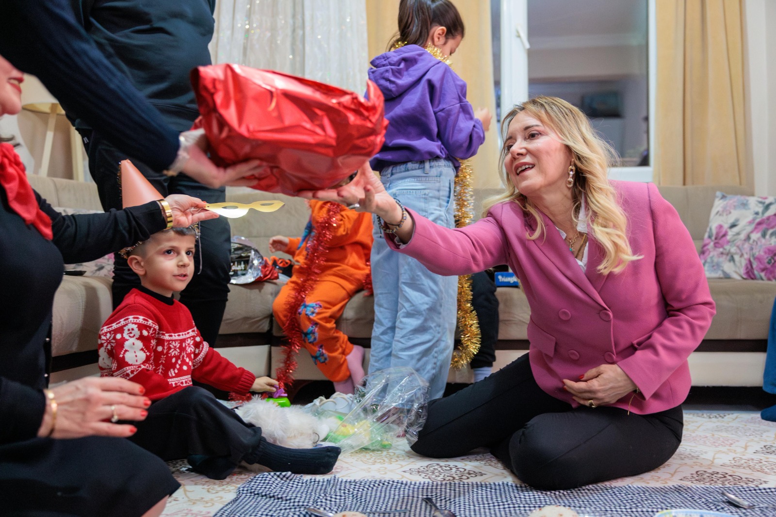 Başkan Mutlu yeni yılı komşularıyla birlikte karşıladı