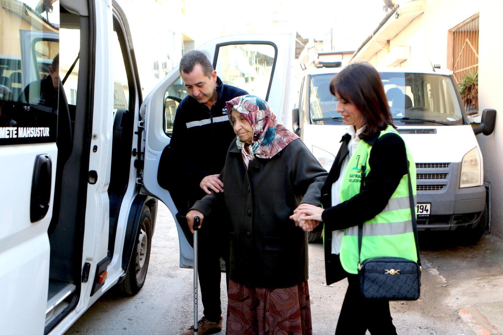 Bayraklı Belediyesi ‘yaşlı destek hattı’ kurdu