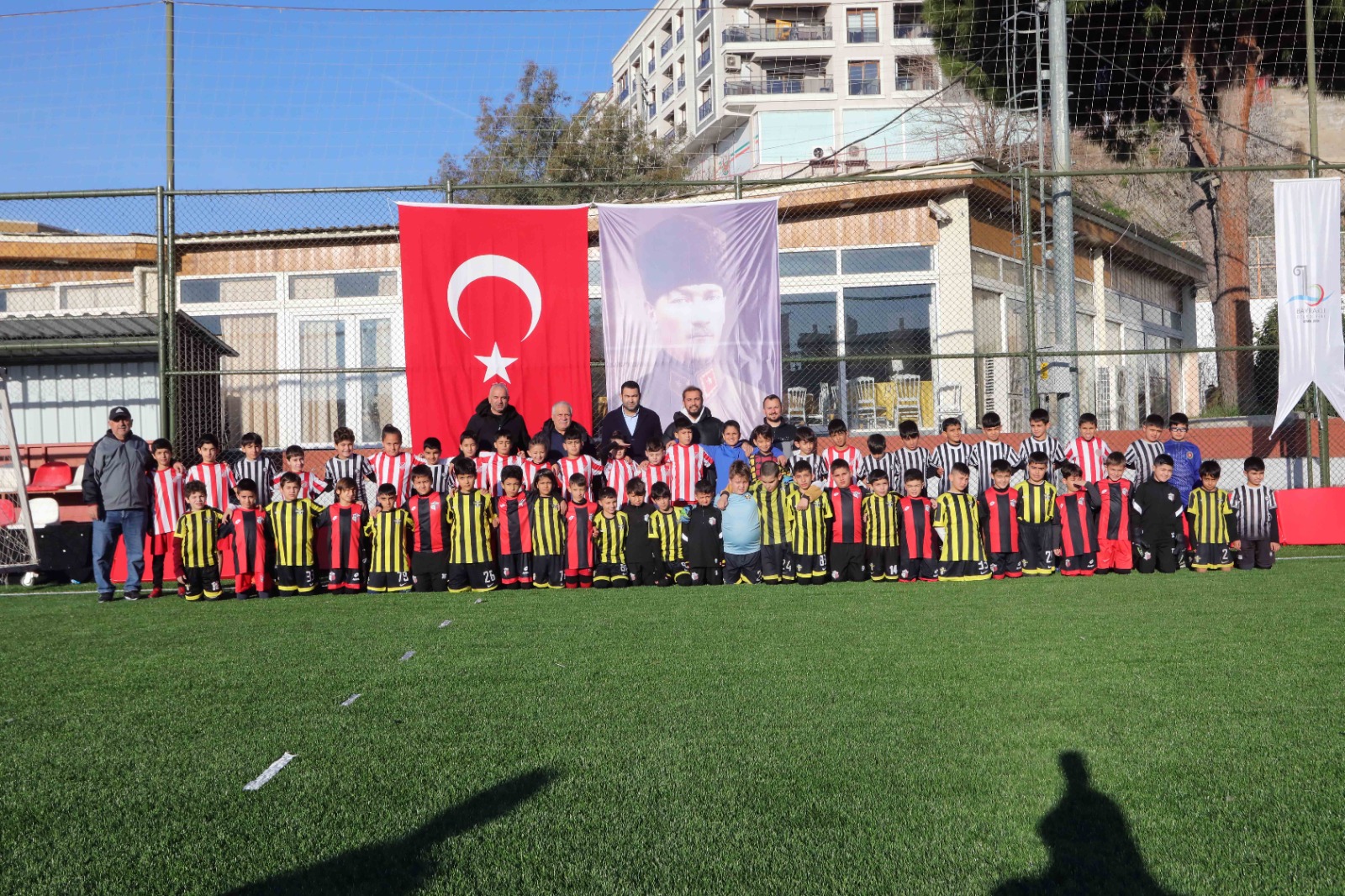 Bayraklı’da U-10 Cup Futbol Turnuvası başladı