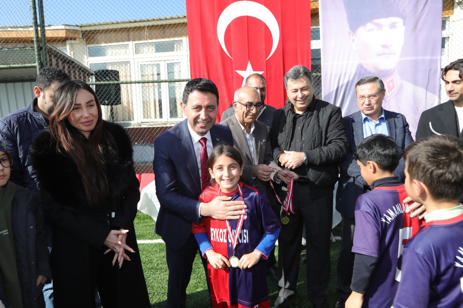 Bayraklı’da U-10 Cup turnuvası görkemli finalle tamamlandı