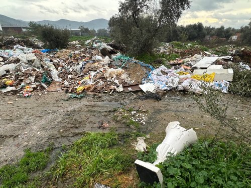 Başkan Sakarsu'ya 'çöp' tepkisi: Temizliğe belediyeden başlayın!