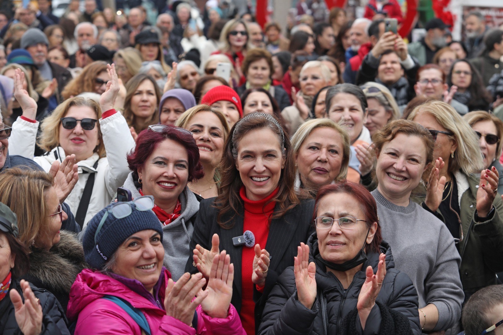 Karşıyaka’da 7’den 70’e 14 Şubat coşkusu!