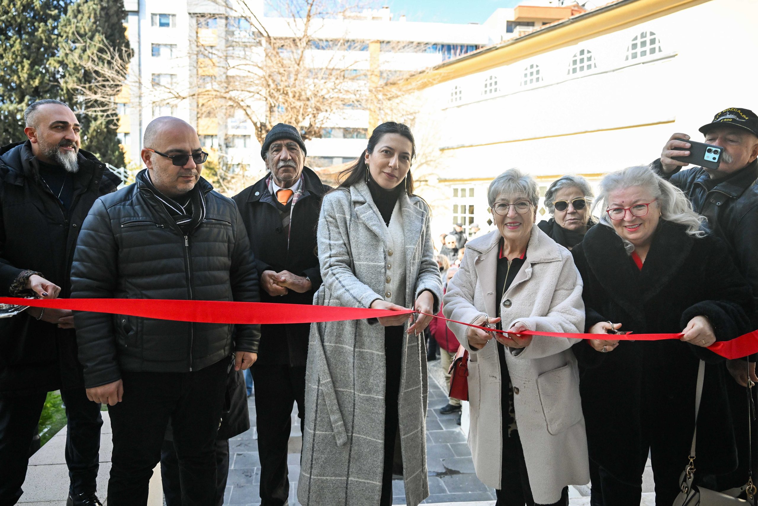 Ateşe yürüyenler: Bornova’da sanat ve hafıza buluşması