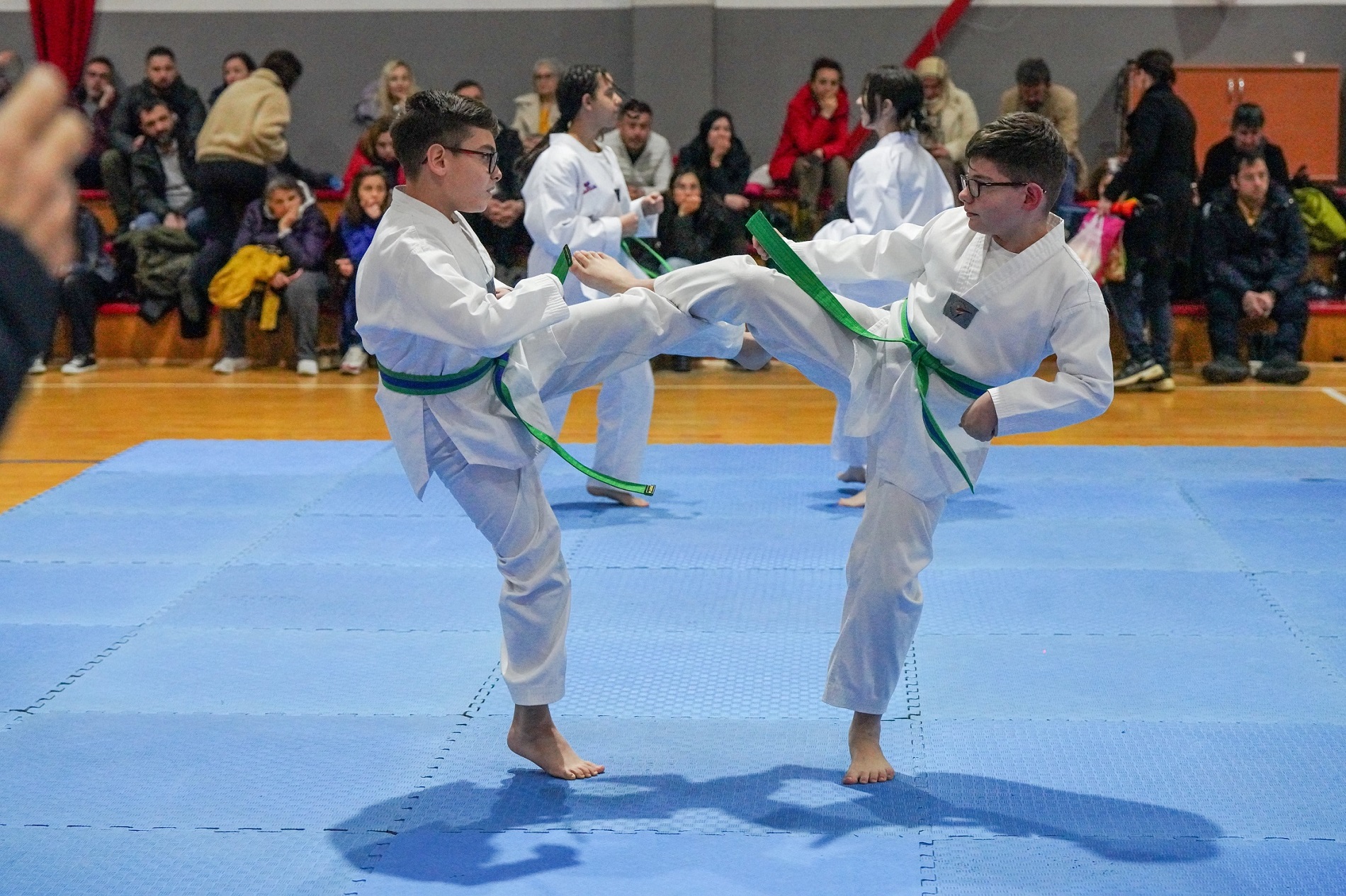 Gaziemir’in taekwondocuları kuşak heyecanı yaşadı