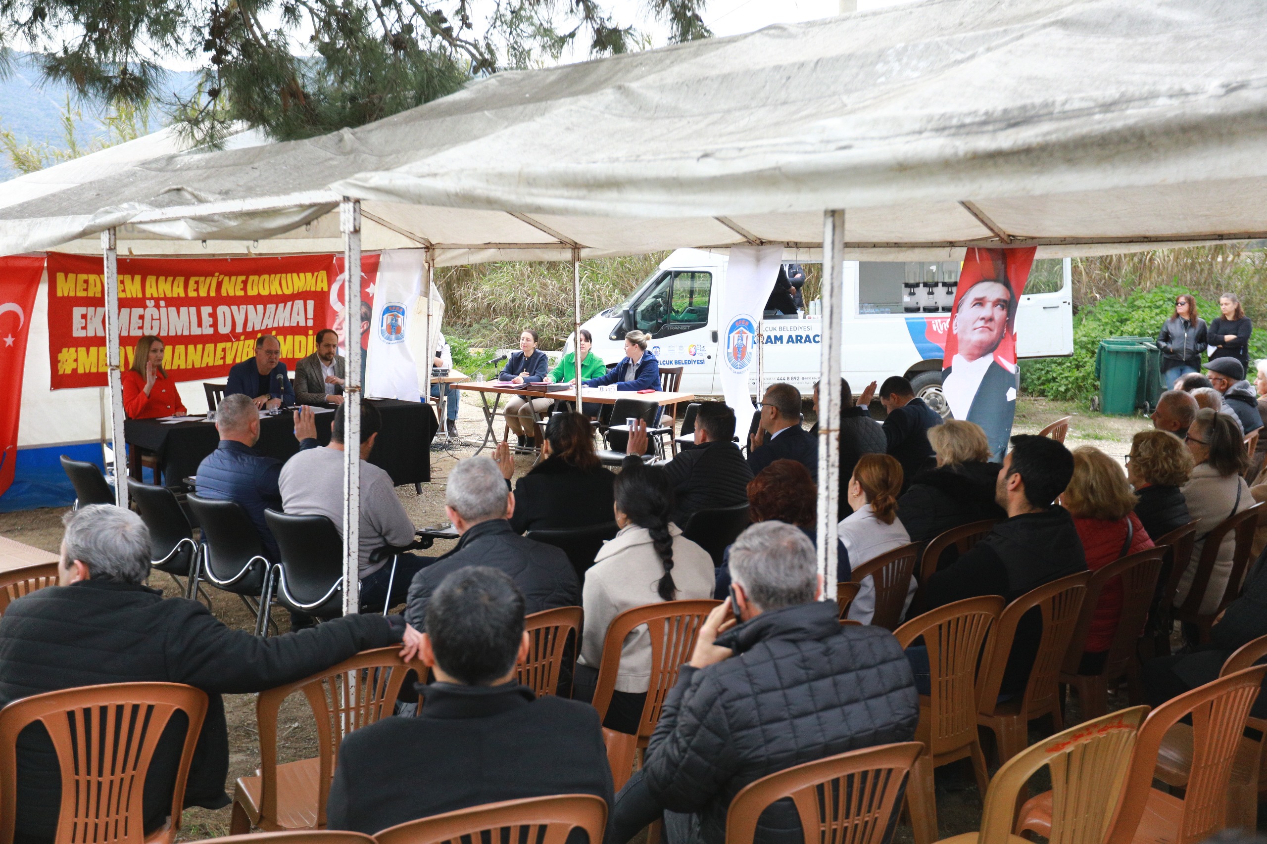 AKP Selçuk’ta çifte standart: Ocak'ta Komisyon seçimine katılıp, Şubat meclisine mazeret verdiler!