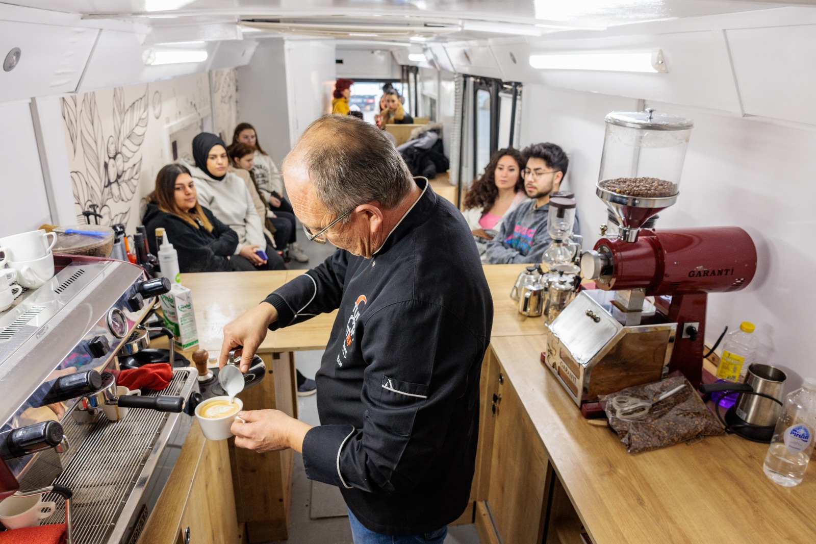 Konak’ta mobil barista eğitimleri başladı