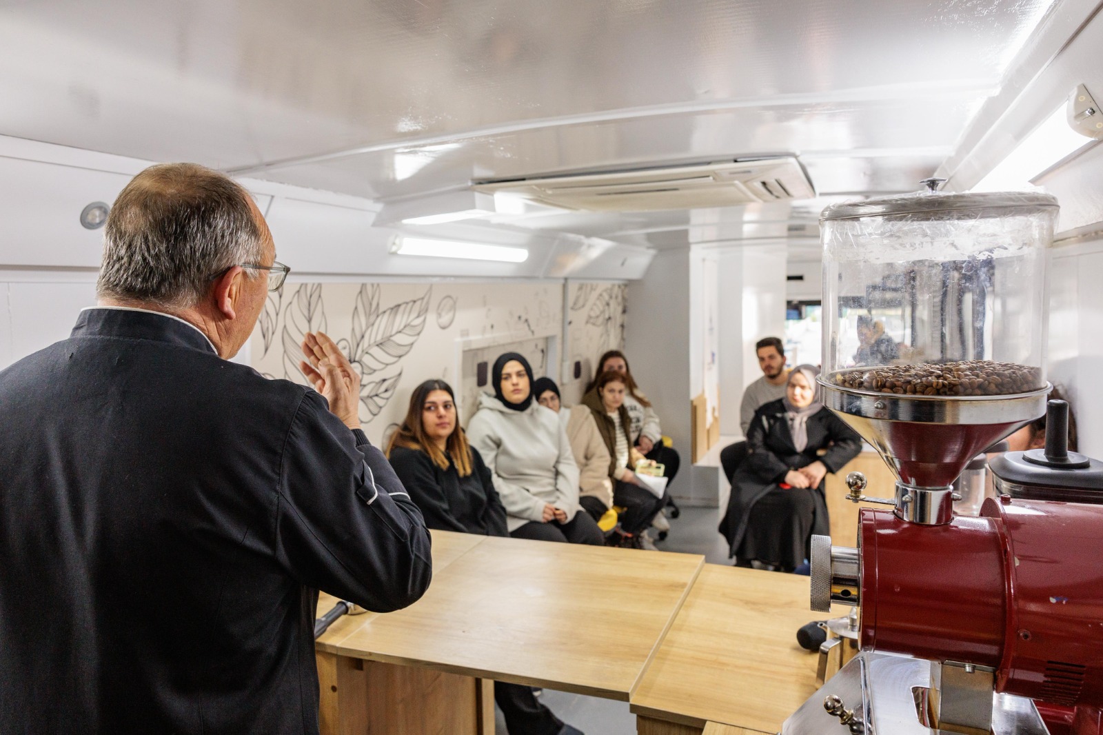 Konak’ta mobil barista eğitimleri başladı