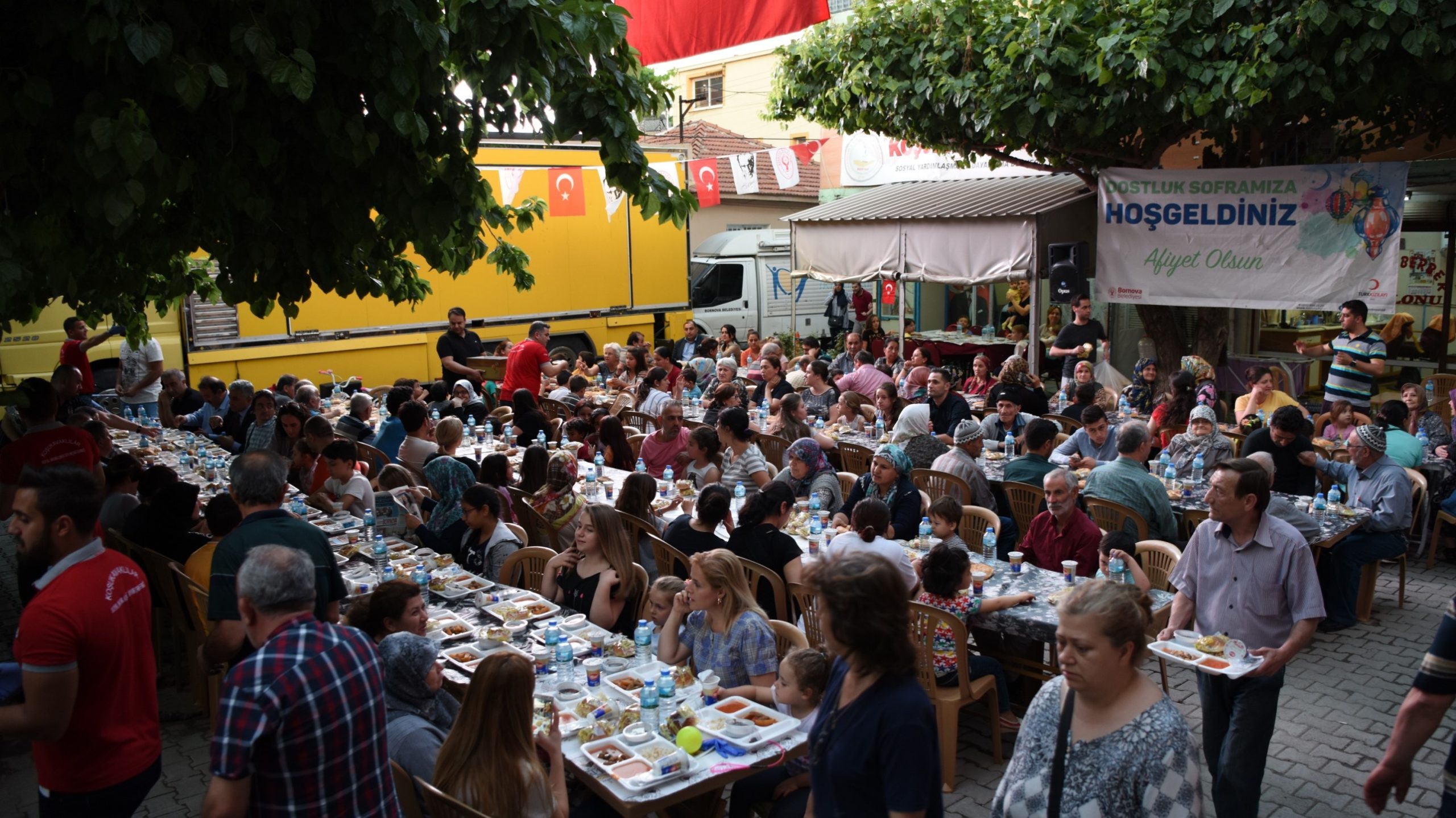 Bornova Belediyesi’nden Ramazan Ayı’nda gönül sofrası