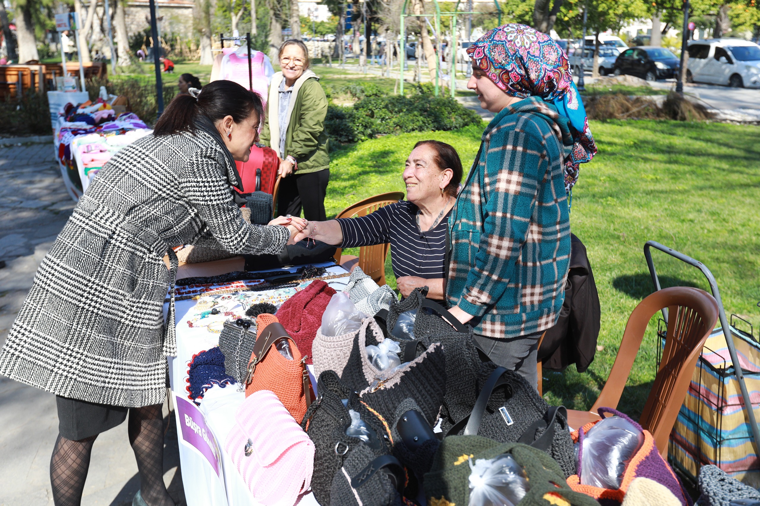 Efes Selçuk’ta 8 Mart Dünya Emekçi Kadınlar Günü Anması direnen ve üreten kadınlarla başladı