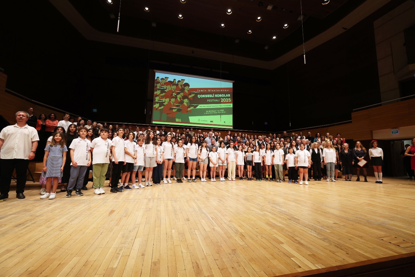 İzmir Uluslararası Çoksesli Korolar Festivali’nde muhteşem final