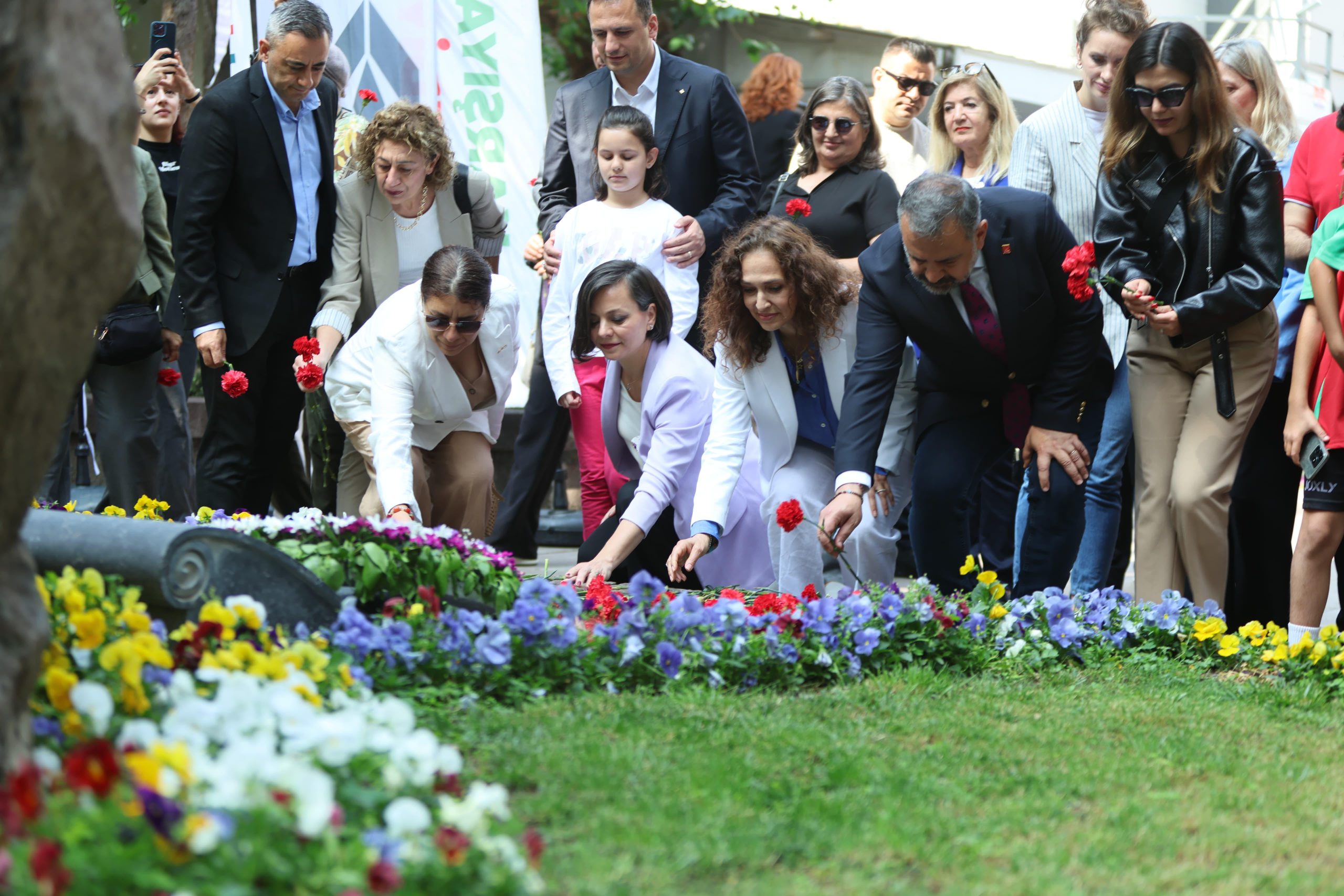 Başkan Kınay: "Karabağlar, dayanışmanın, mücadelenin ve umudun adıdır"