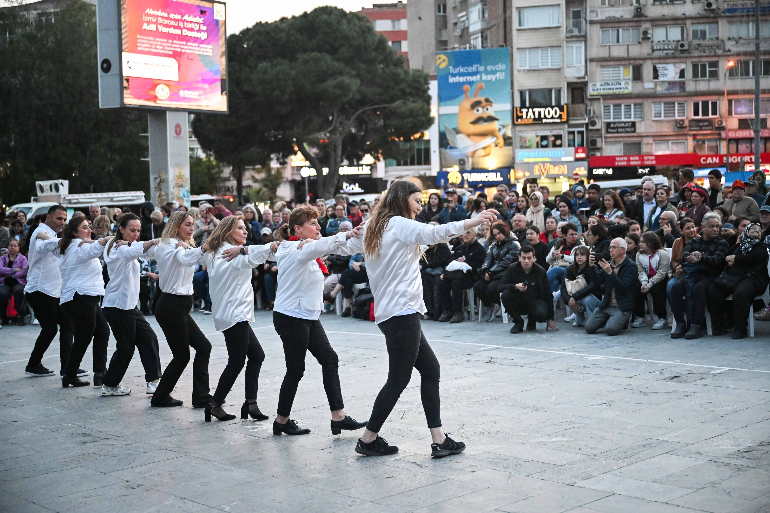 Bornova’da Dünya Dans Günü coşkuyla kutlandı