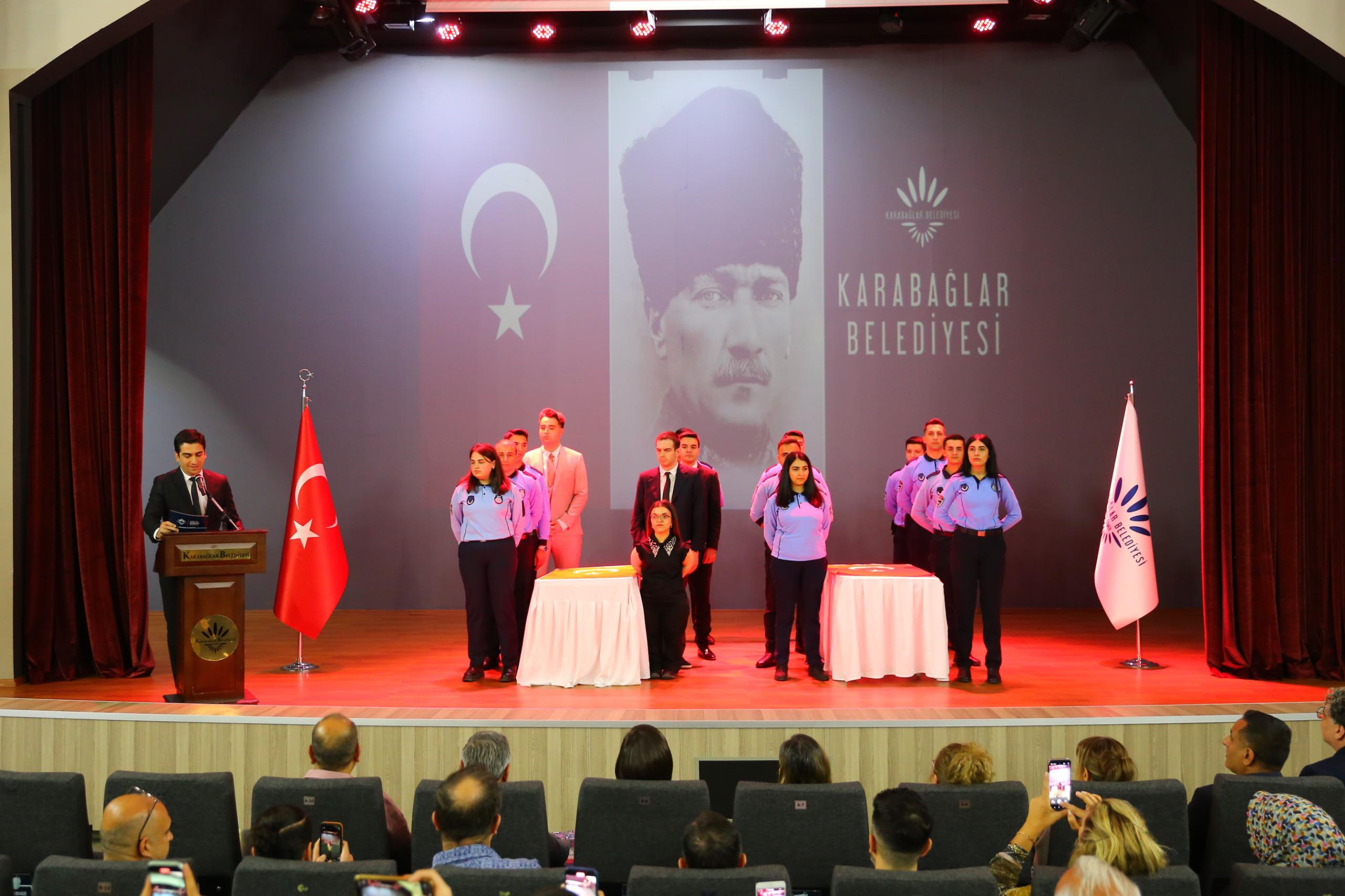 Karabağlar Belediyesi’nde aday memurlar yemin etti