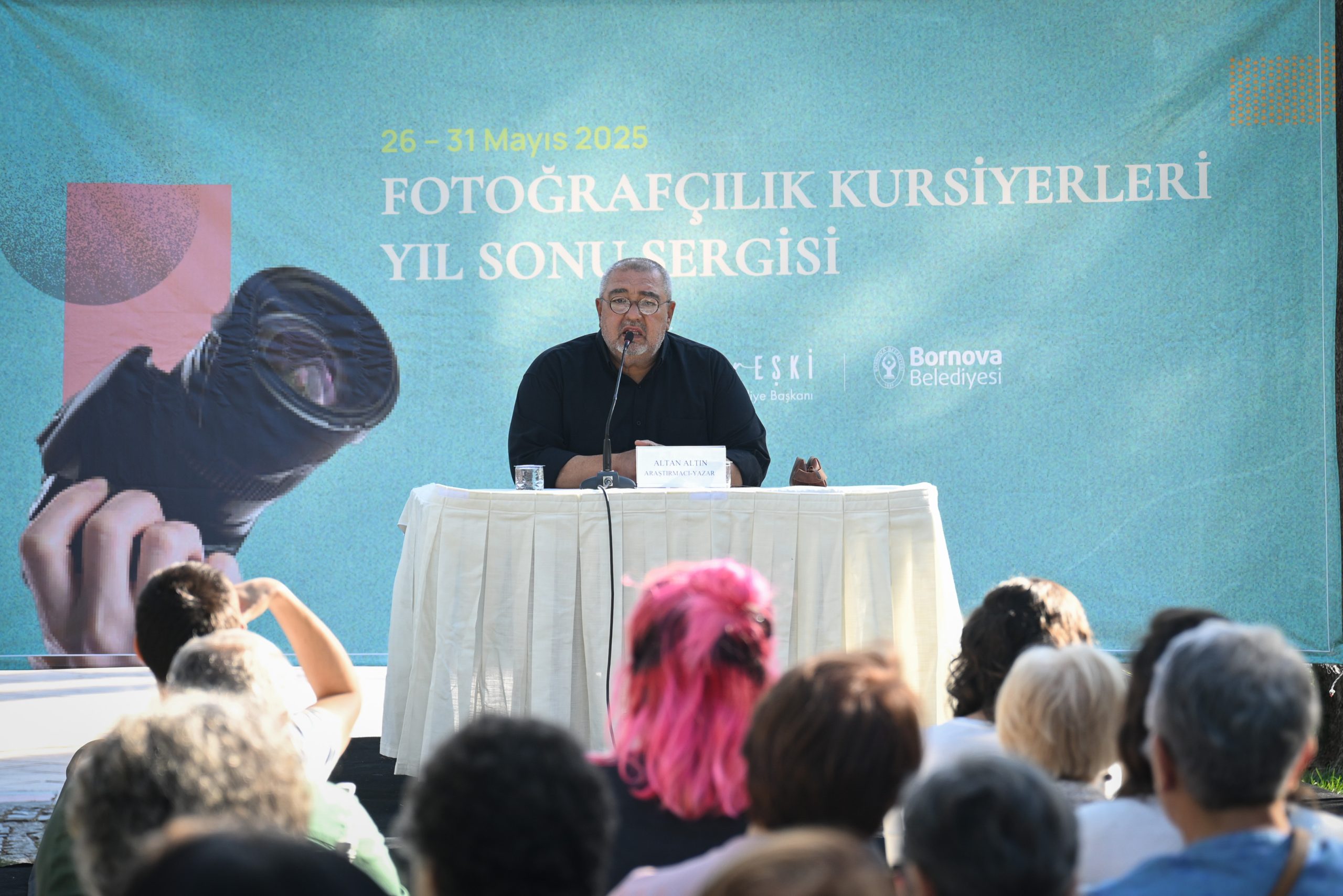 Bornovalı kursiyerlerden geçmişle bugünü buluşturan sergi