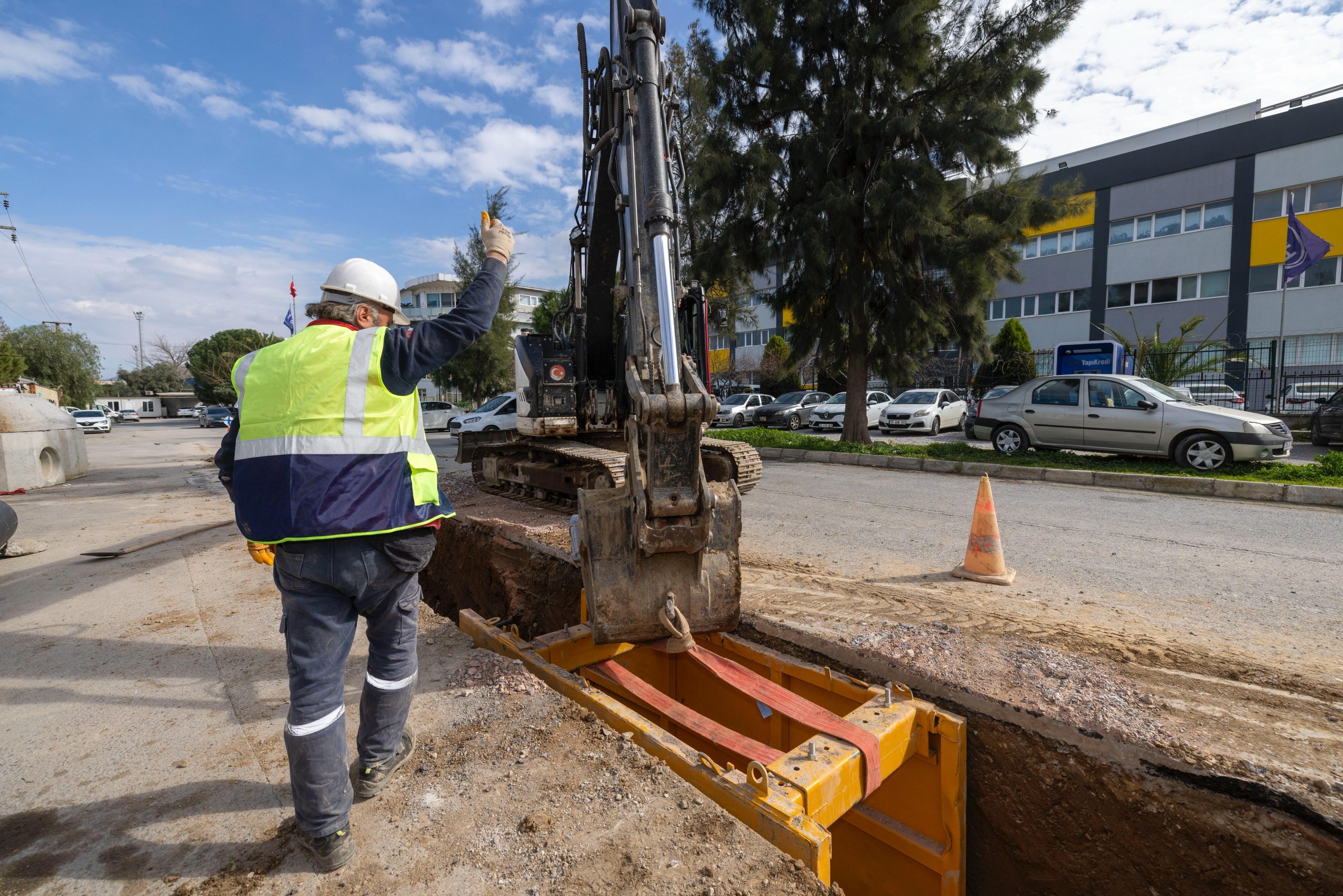 İZSU’dan bir yılda 75 kilometrelik yağmur suyu yatırımı İZSU’dan bir yılda 75 kilometrelik yağmur suyu yatırımı