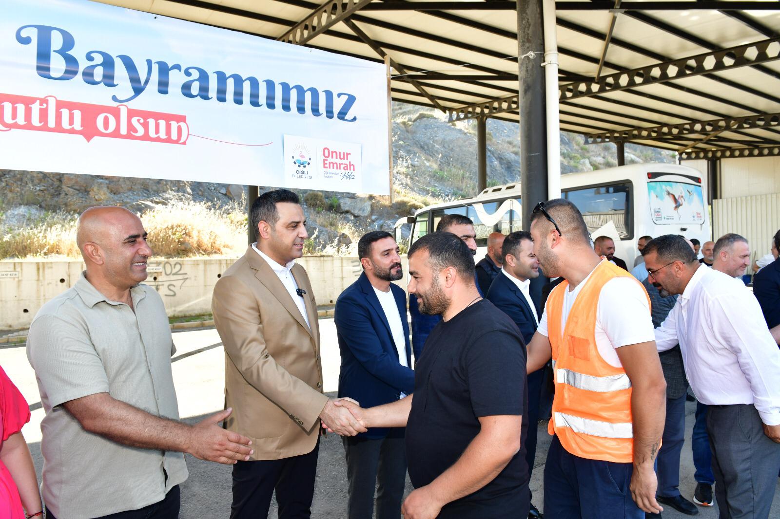 Başkan Yıldız, mesai arkadaşlarıyla bayramlaştı