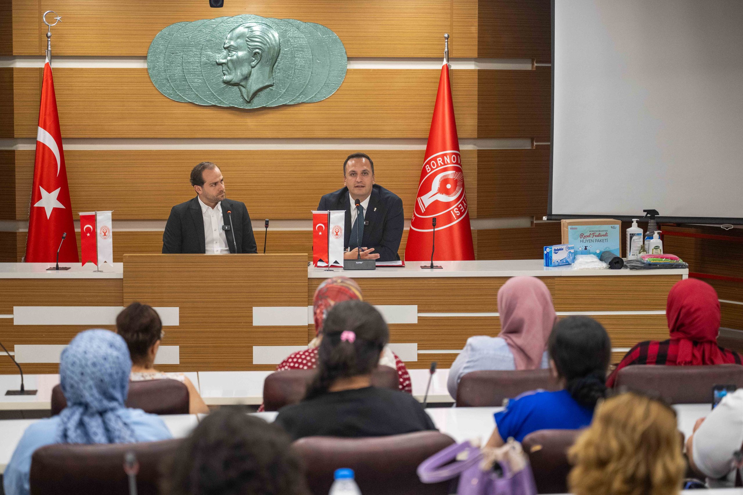 Reçeller köylüden, eğitim odadan, festival belediyeden