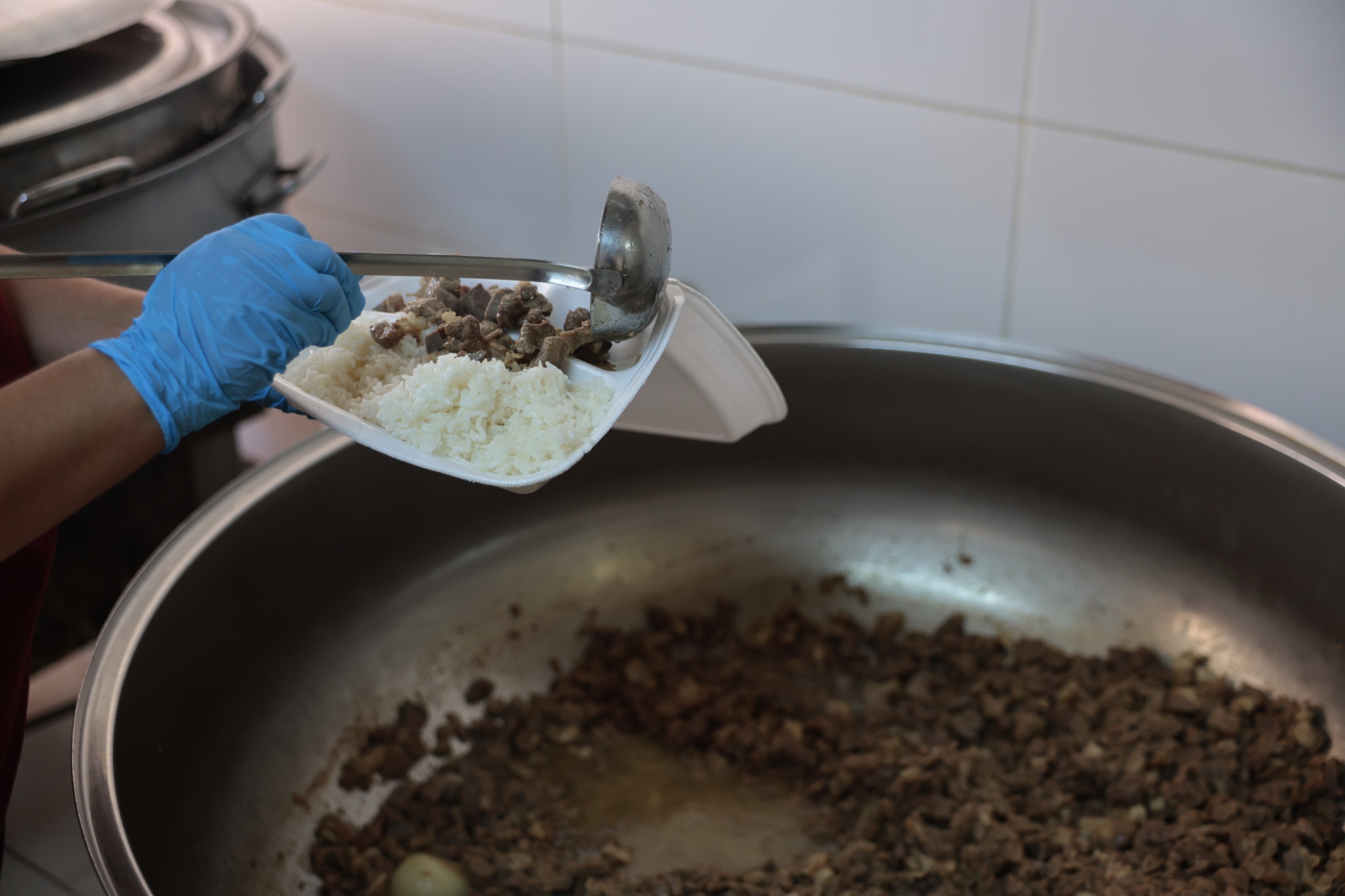Konak’ta kapı kapı dayanışma