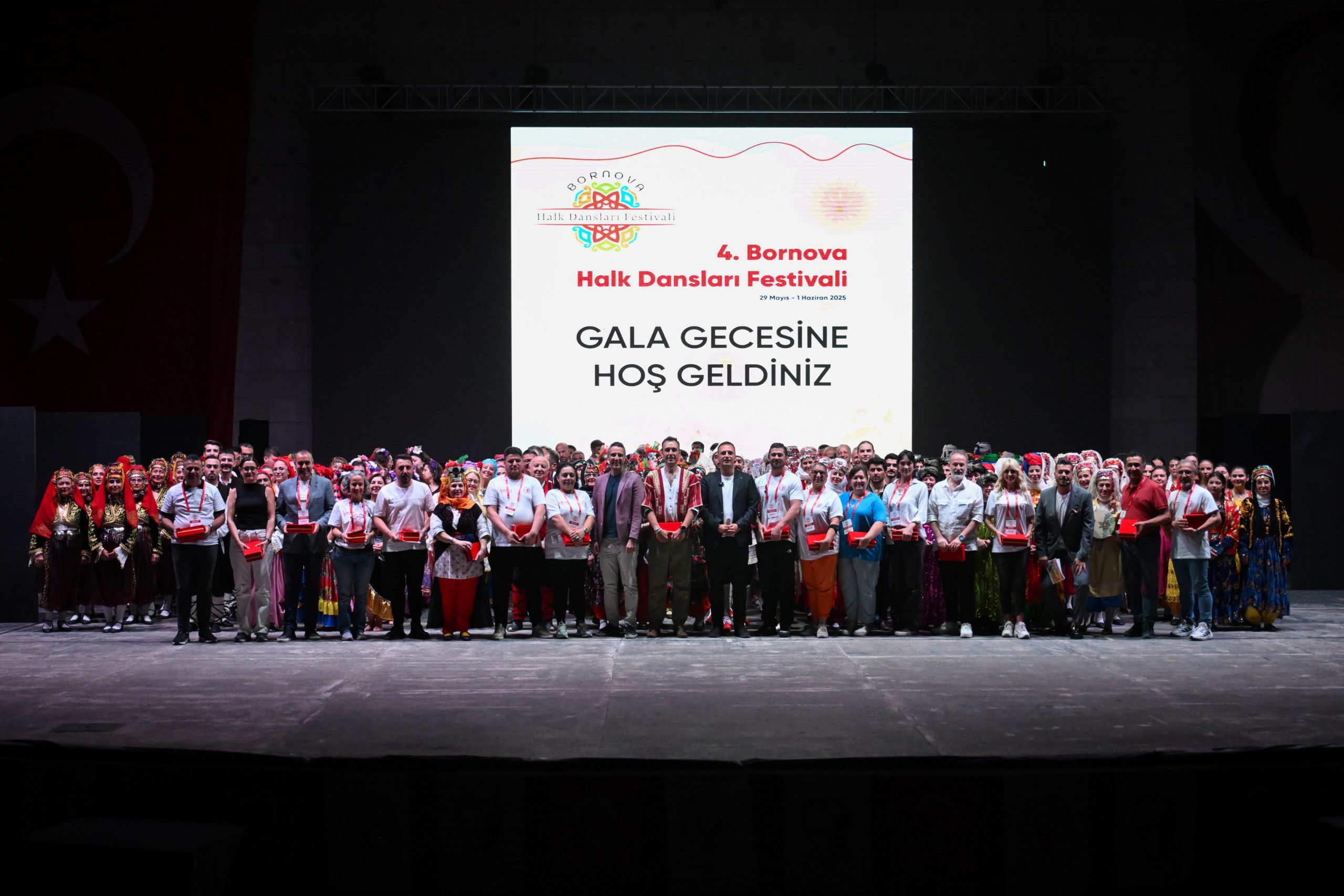 Bornova’da halayla biten festival