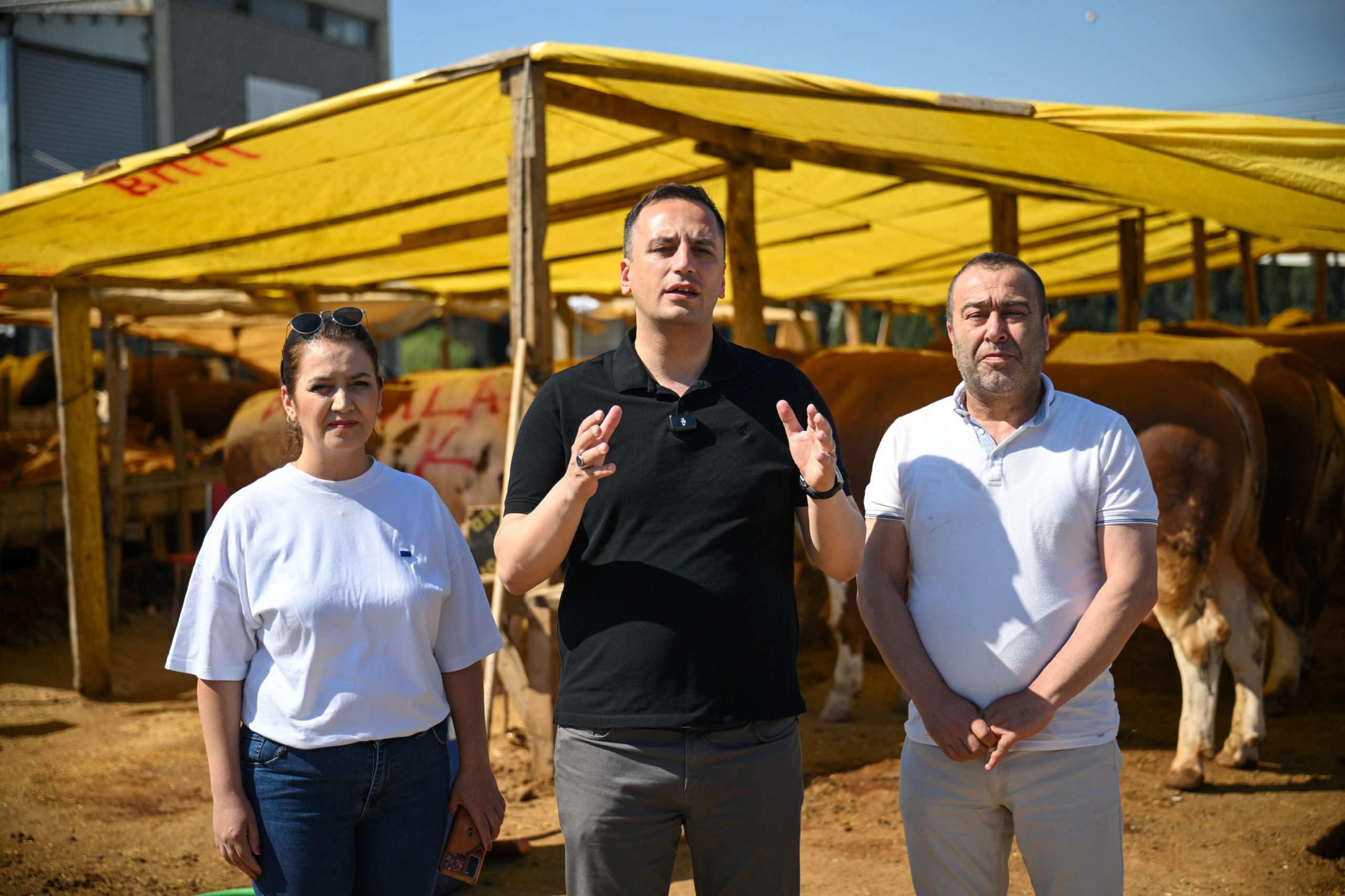 Başkan Eşki, Işıkkent Kurban Pazarı’nda incelemelerde bulundu