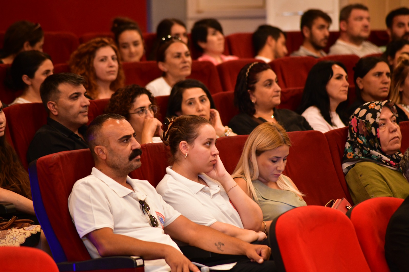 Çiğli Belediyesi’nden Bağımlılıkla Mücadele Semineri