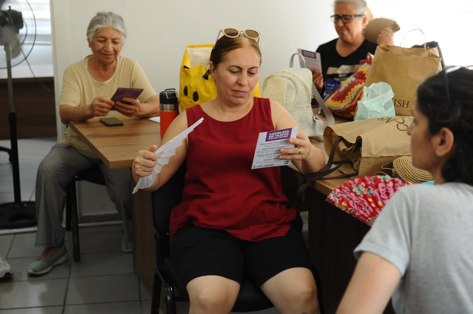 Karşıyaka’da ‘Kadın Gücü’ mahalle mahalle yayılıyor