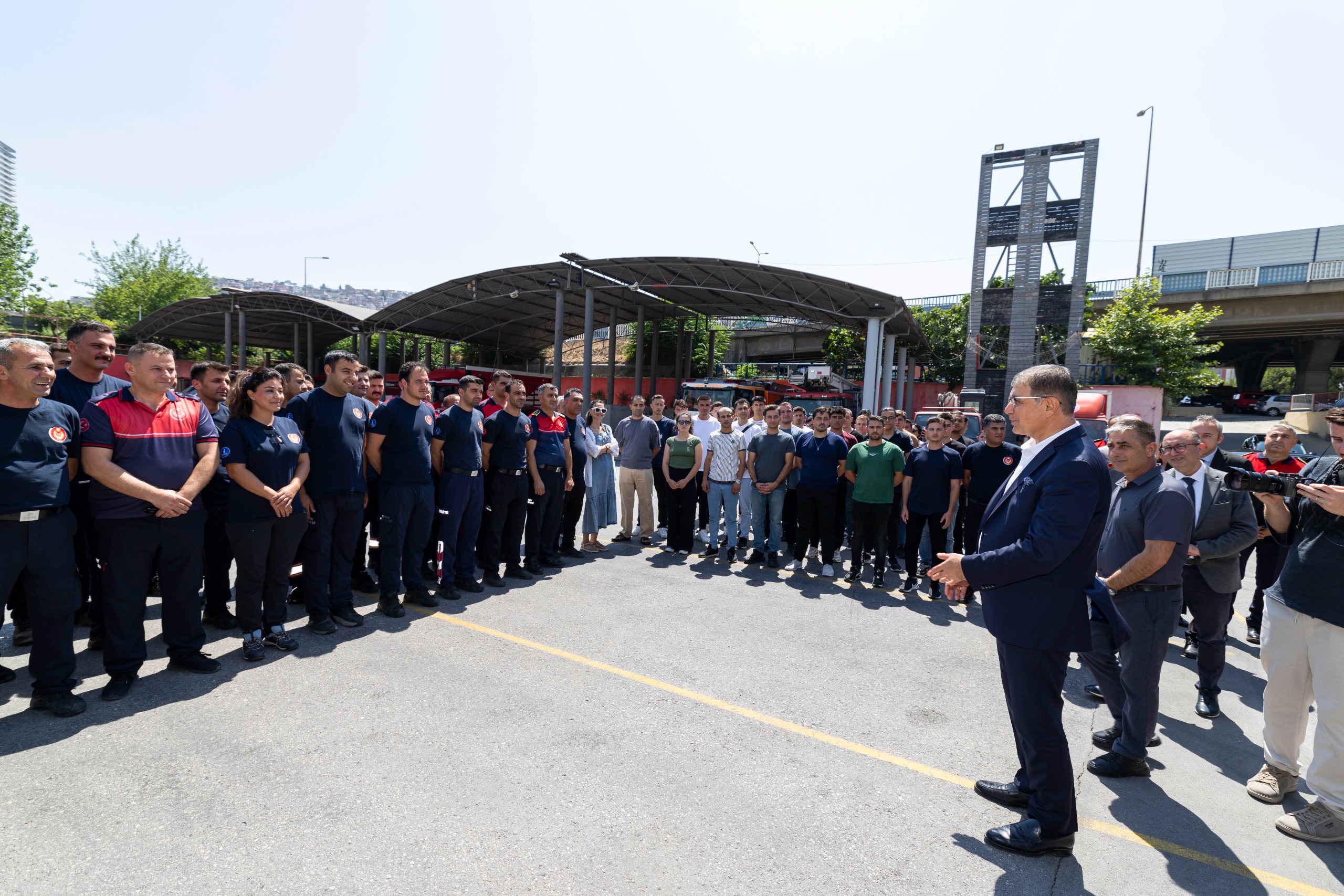 Başkan Tugay’dan ateş savaşçılarına teşekkür ziyareti