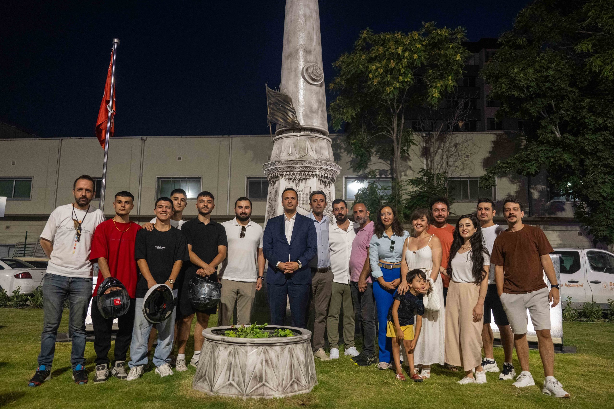 Abide-i Hürriyet Bornova’da yaşıyor