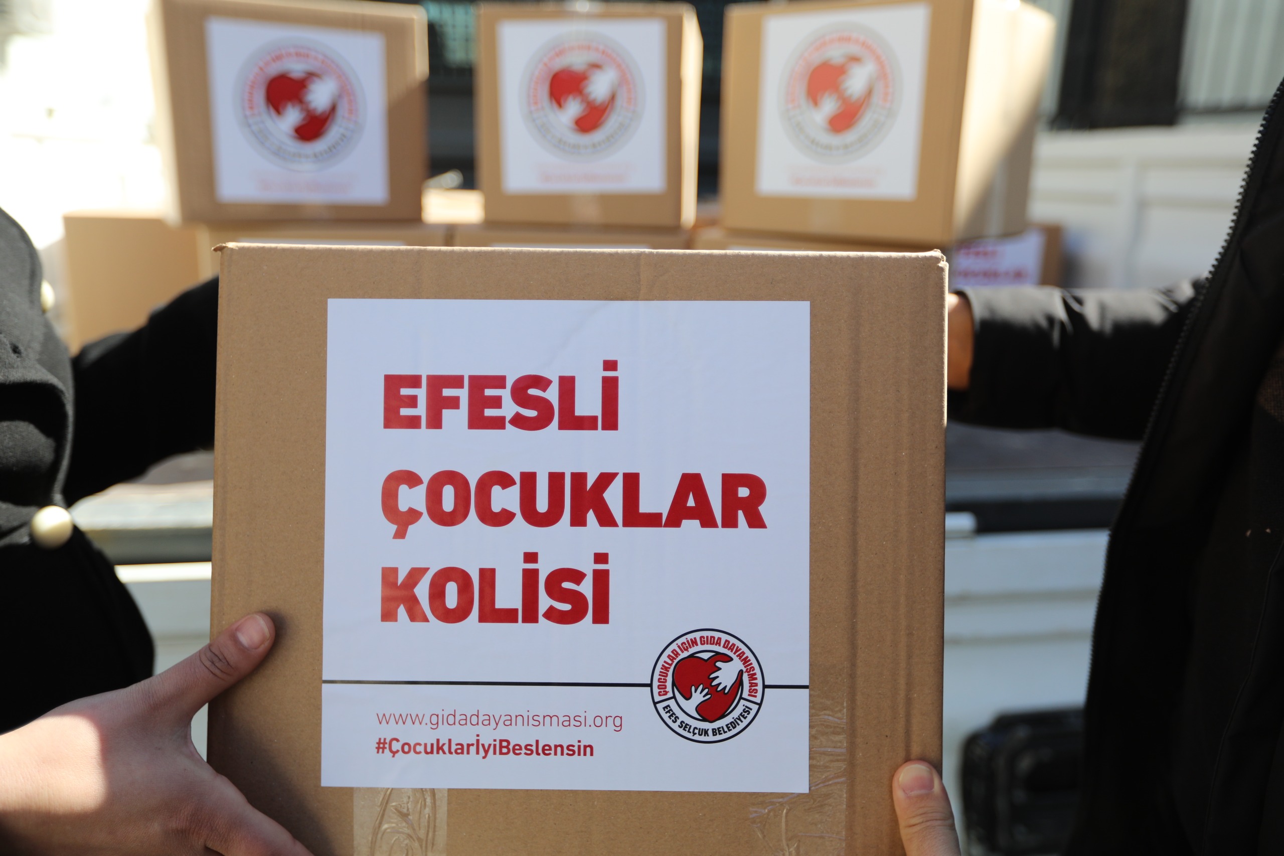 Efes Selçuk’ta Anne Adaylarına ve Bebeklerine Gıda Dayanışması Desteği