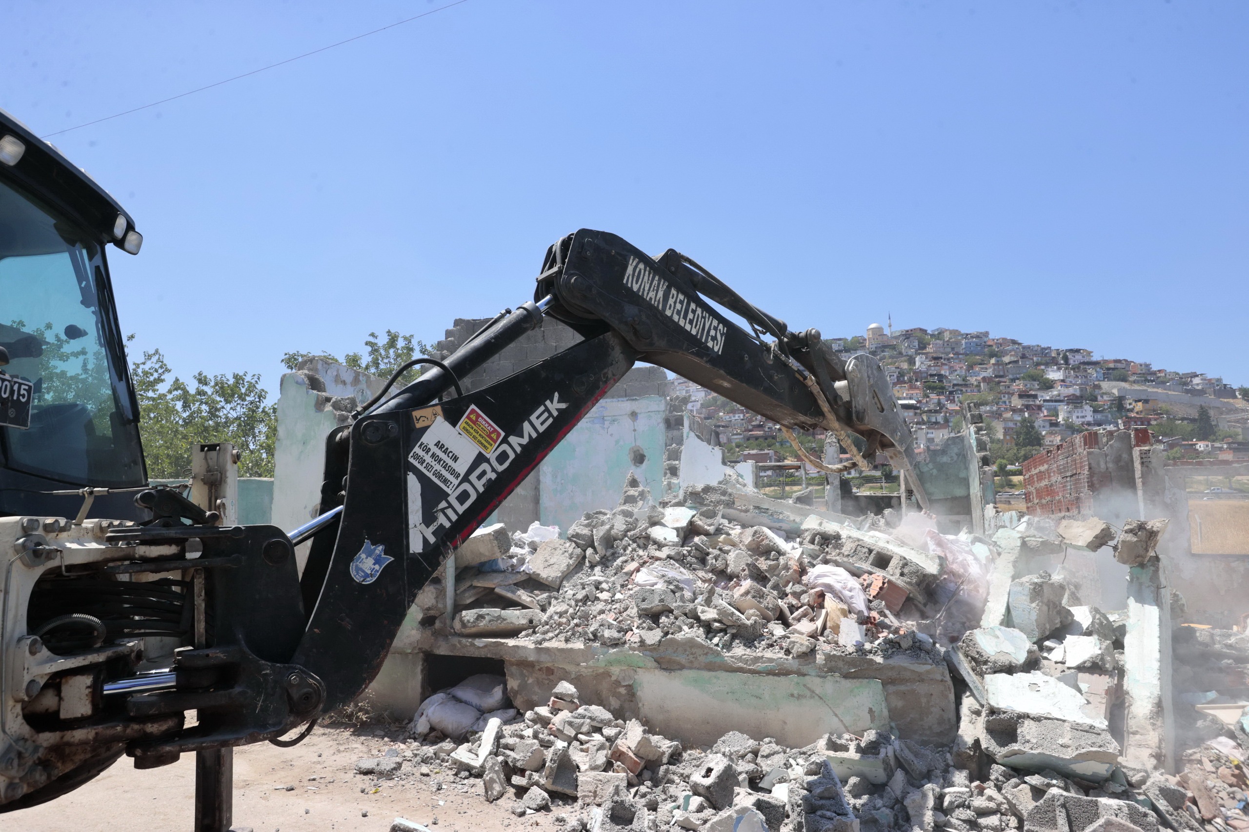 Konak’ta metruk yapılara geçit yok: 15 ayda 162 yıkım