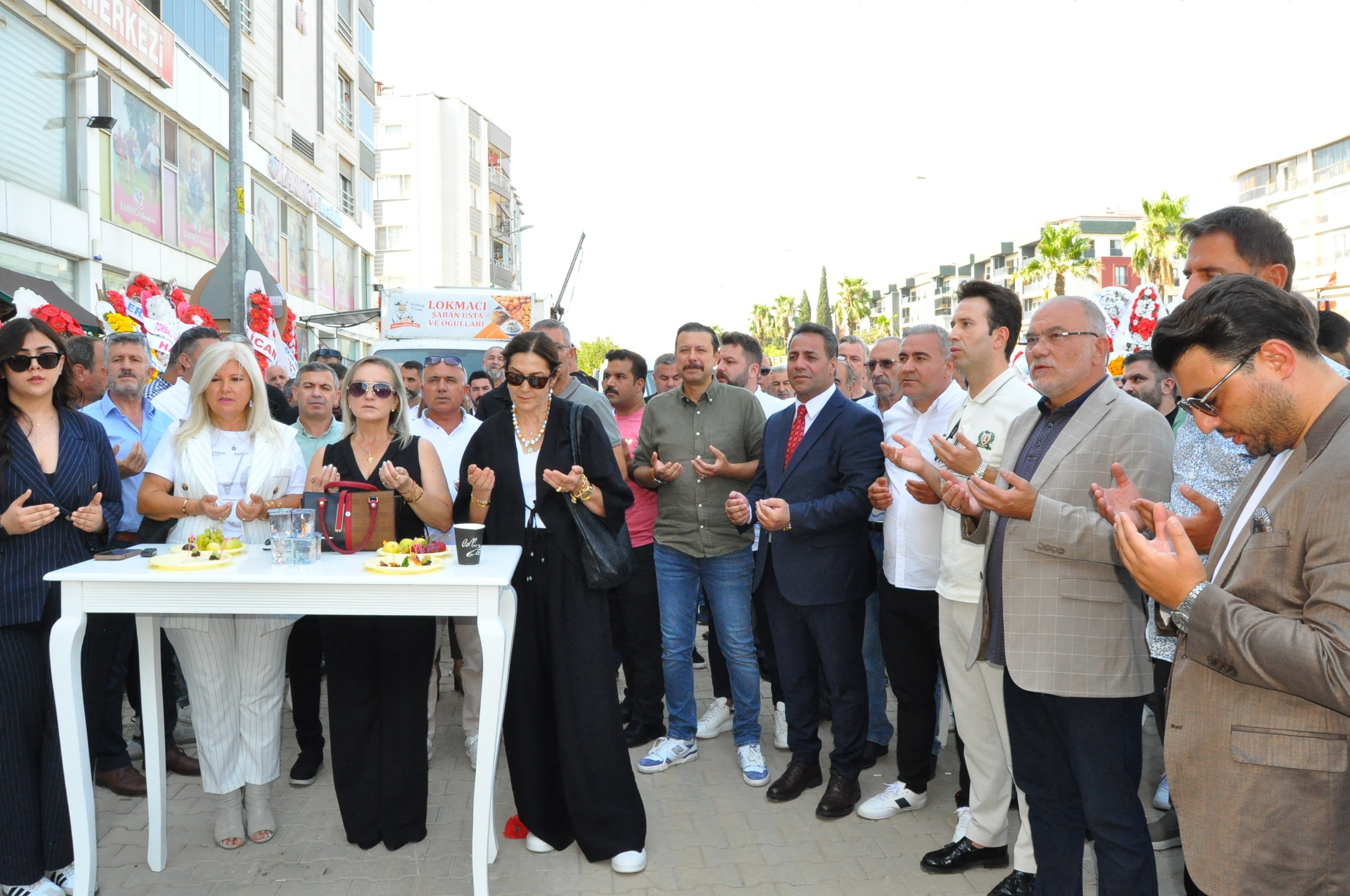 Torbalı'nın en modern güzellik merkezi açıldı