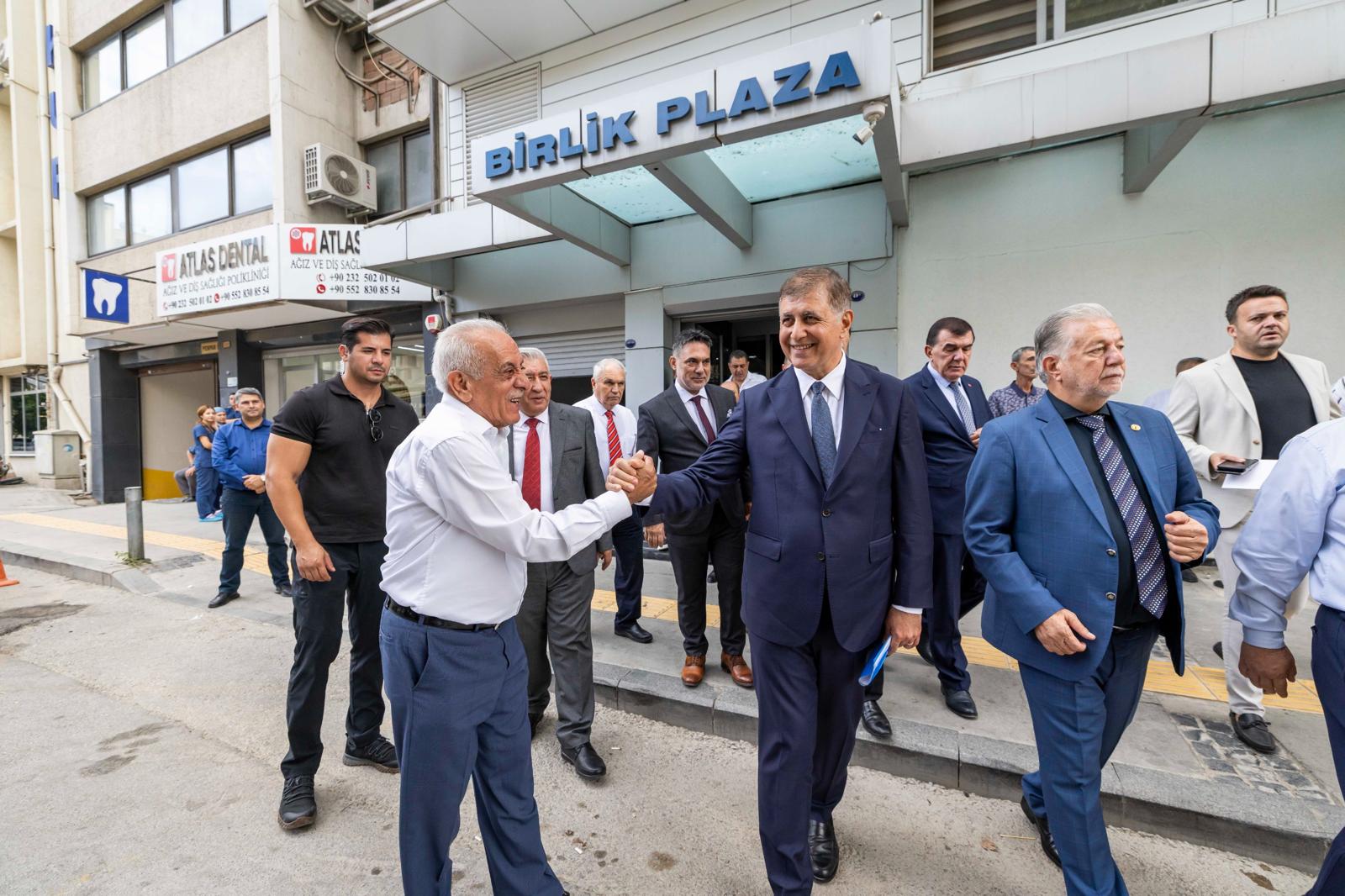 Başkan Tugay İEOSB yönetimi ile bir araya geldi