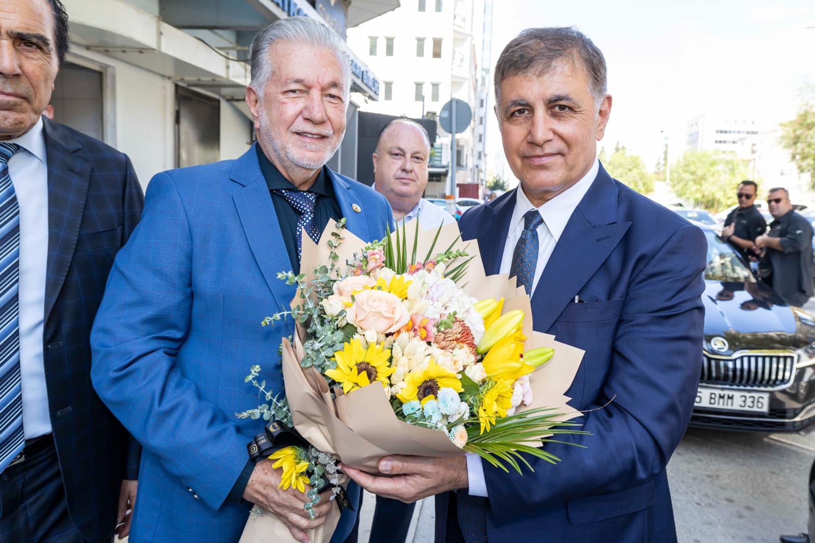 Başkan Tugay İEOSB yönetimi ile bir araya geldi