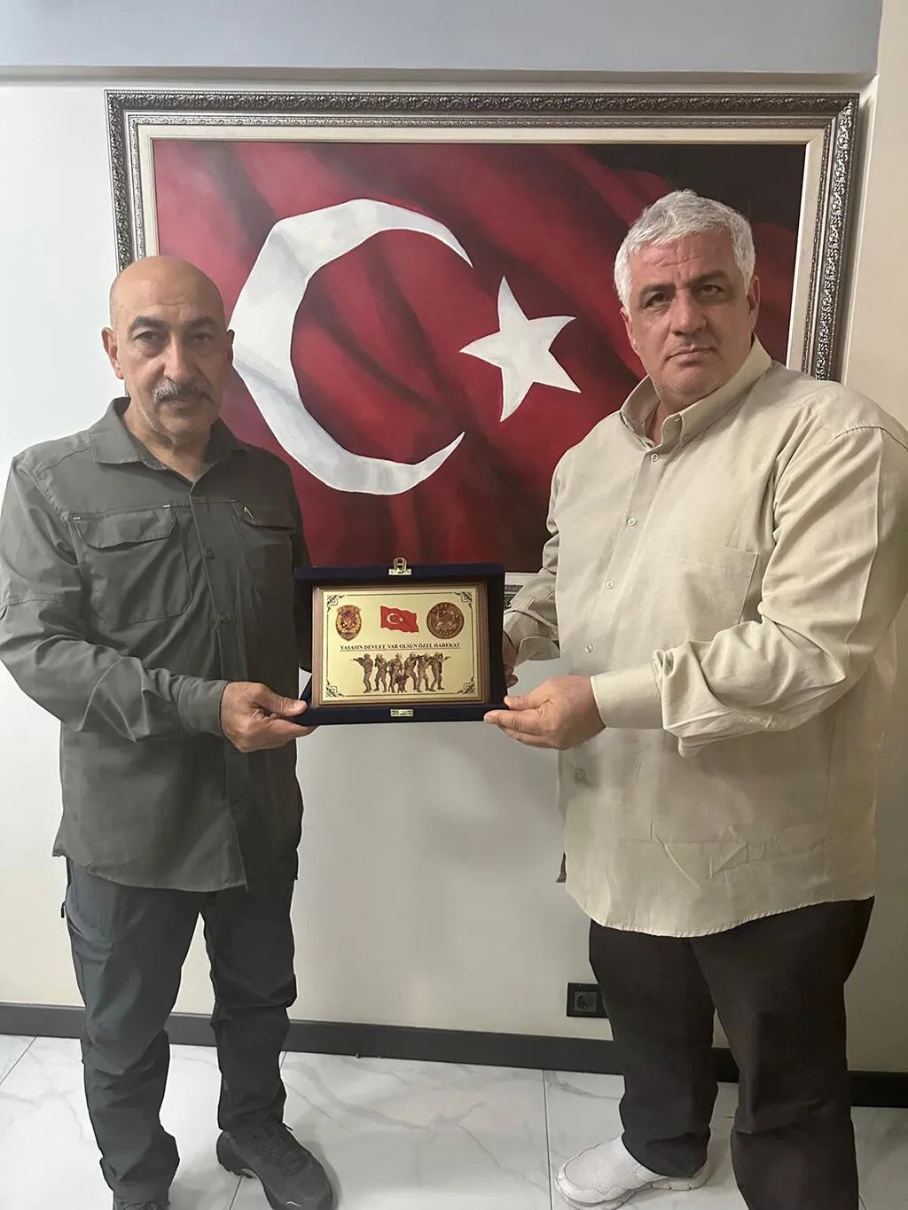 ÖZEL HAREKAT BAŞKANI SÜLEYMAN KARADENİZ’DEN TEMİZELLER’E ANLAMLI ZİYARET