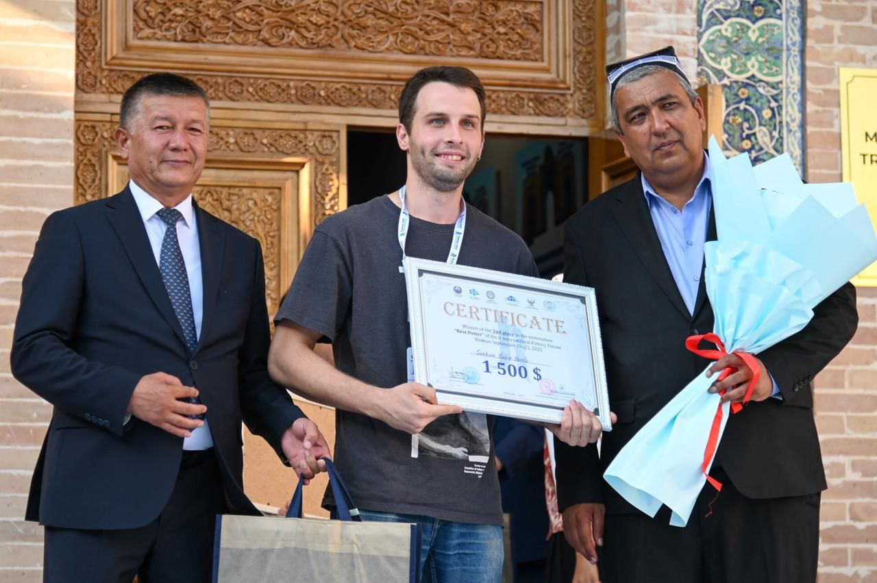 Menemen çömleğine Özbekistan'da büyük ilgi