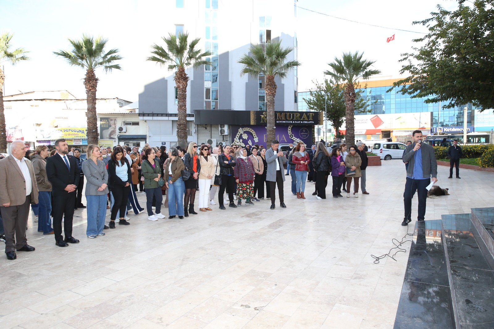 ÇİĞLİ’DE KADINLAR “ŞİDDETE HAYIR” DEDİ ÇİĞLİ’DE KADINLAR “ŞİDDETE HAYIR” DEDİ