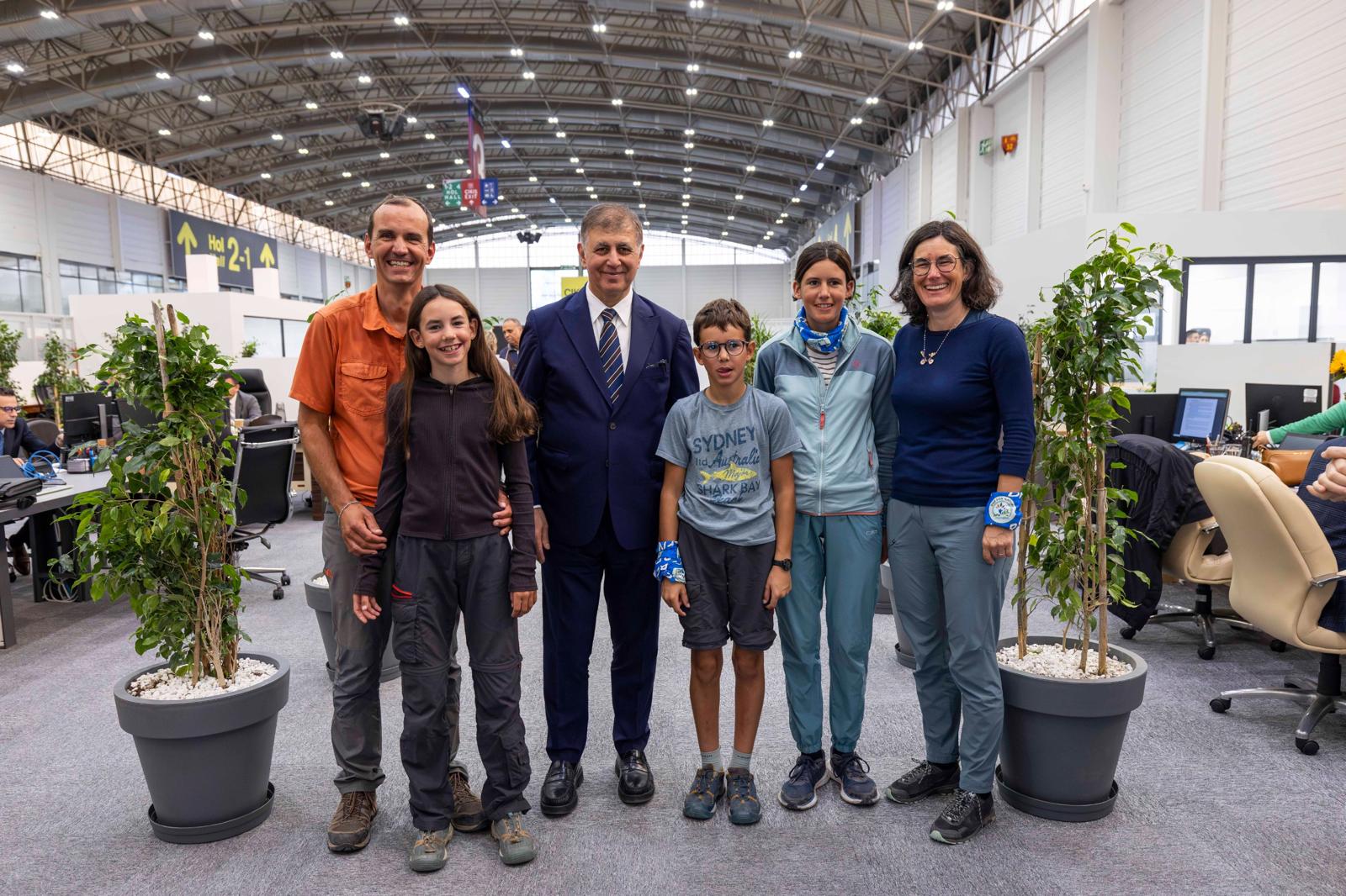 BAŞKAN TUGAY, FRANSIZ GEZGİN AİLEYİ AĞIRLADI