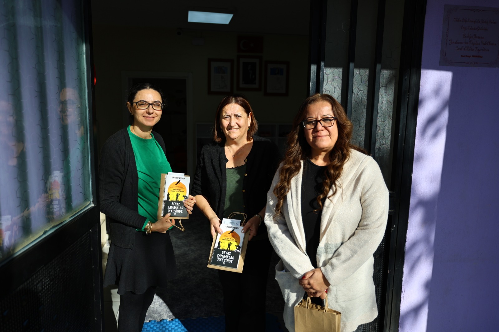 EFES SELÇUK’TAN ÖĞRETMENLERE 24 KASIM HEDİYESİ