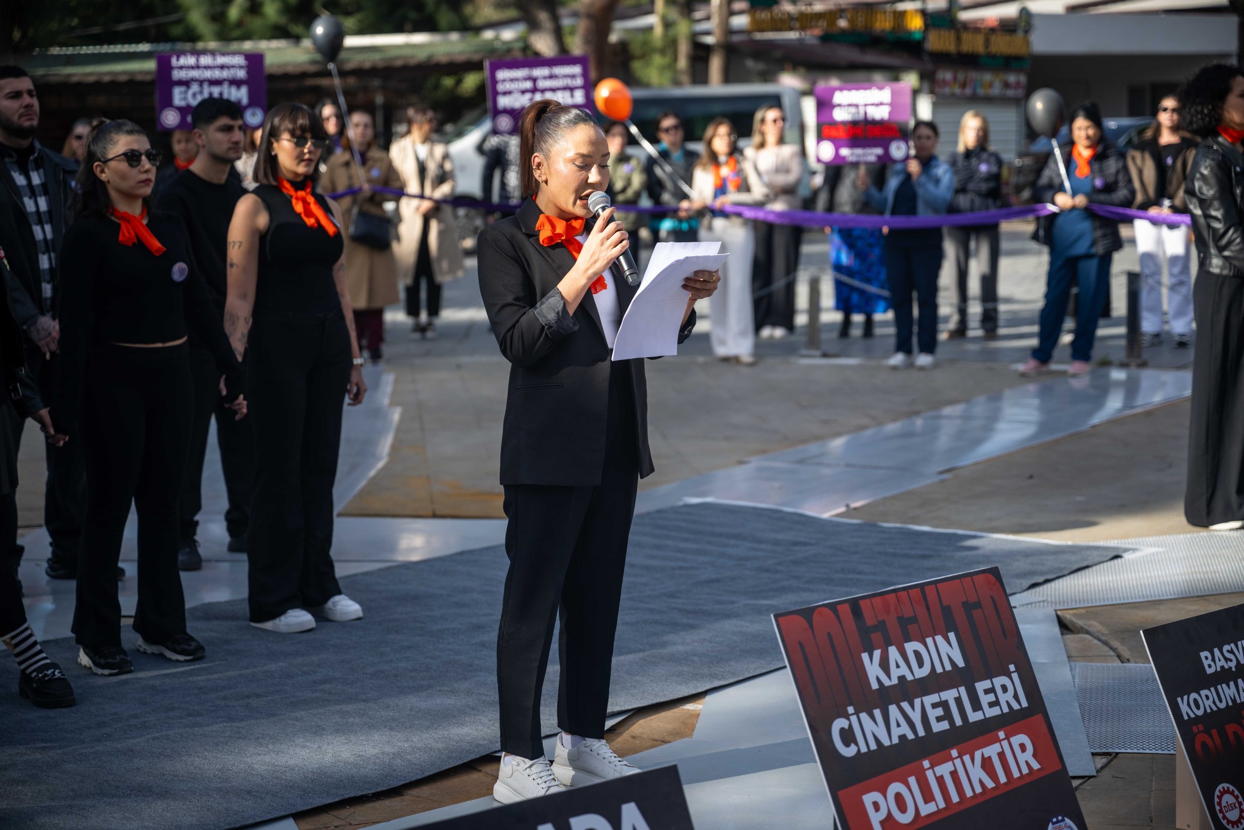 BORNOVA’DA 25 KASIM DAYANIŞMASI