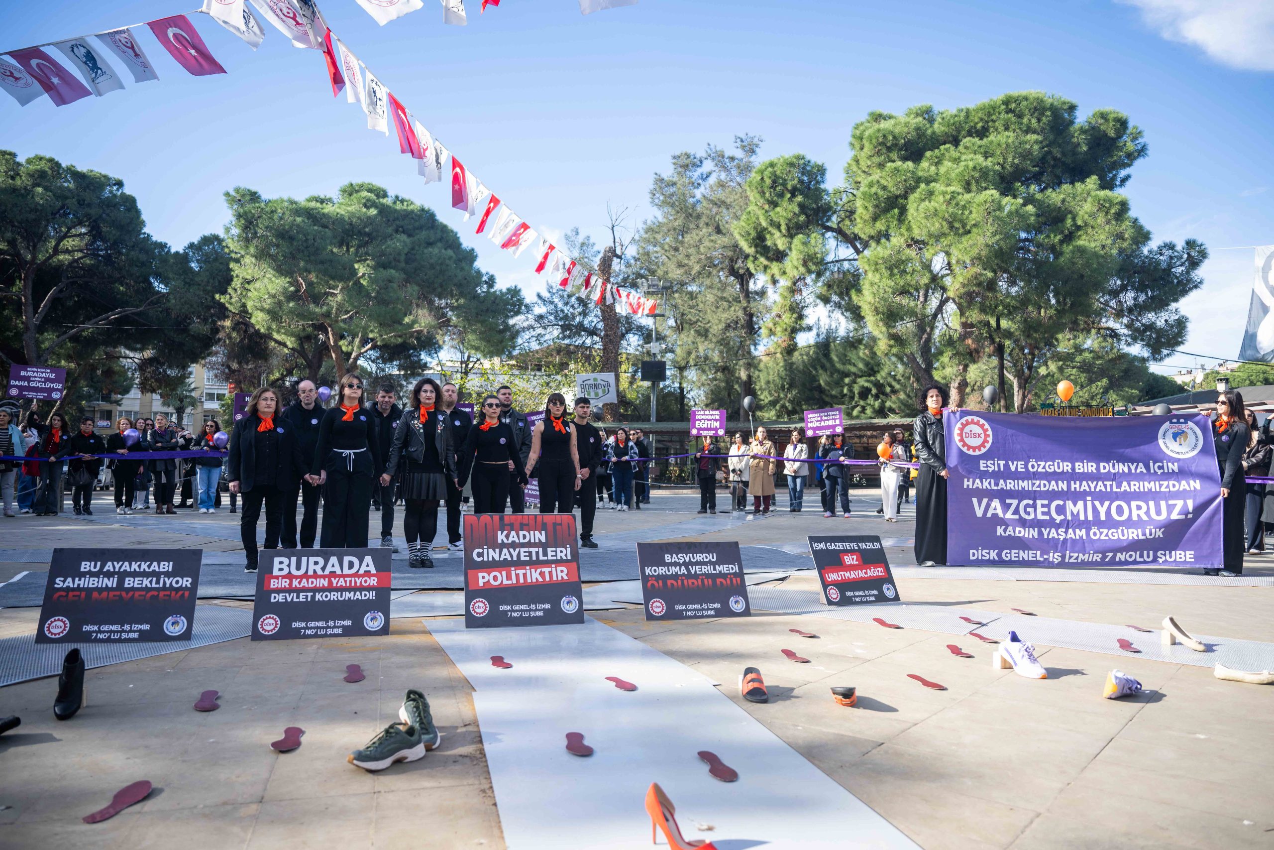 BORNOVA’DA 25 KASIM DAYANIŞMASI