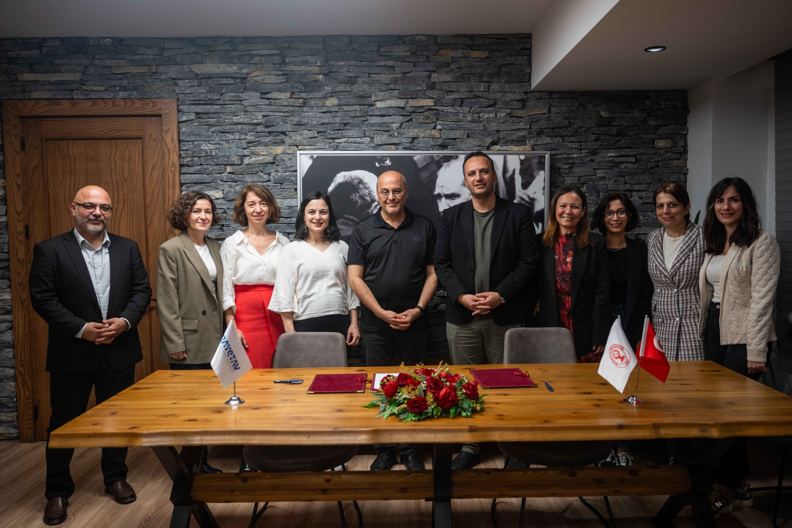 BORNOVA’DA KADINLAR VE ÇOCUKLAR İÇİN GÜÇLÜ İŞ BİRLİĞİ BORNOVA’DA KADINLAR VE ÇOCUKLAR İÇİN GÜÇLÜ İŞ BİRLİĞİ