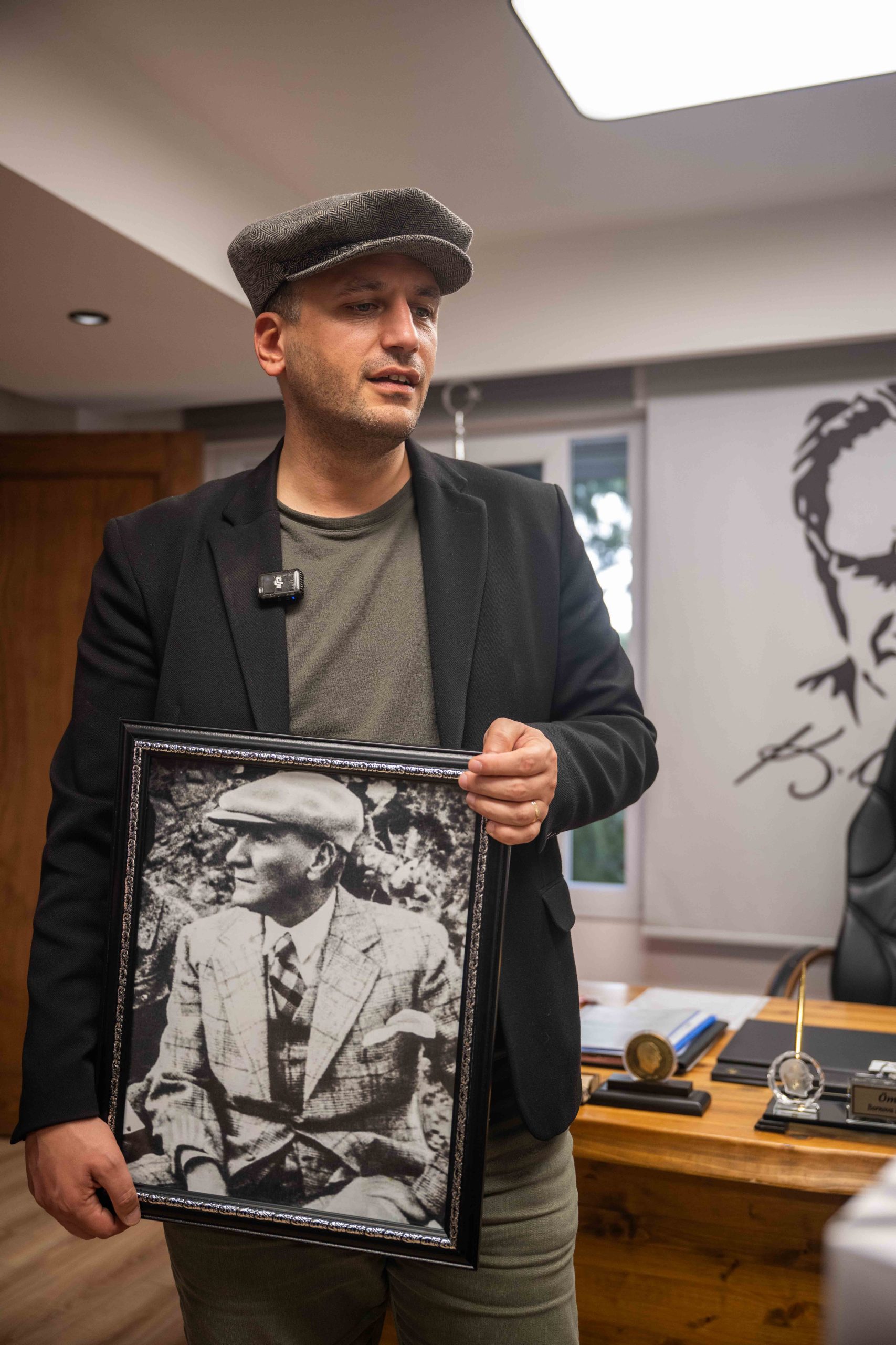 ŞAPKA DEVRİMİNİN 100. YILINDA ANLAMLI ZİYARET ŞAPKA DEVRİMİNİN 100. YILINDA ANLAMLI ZİYARET