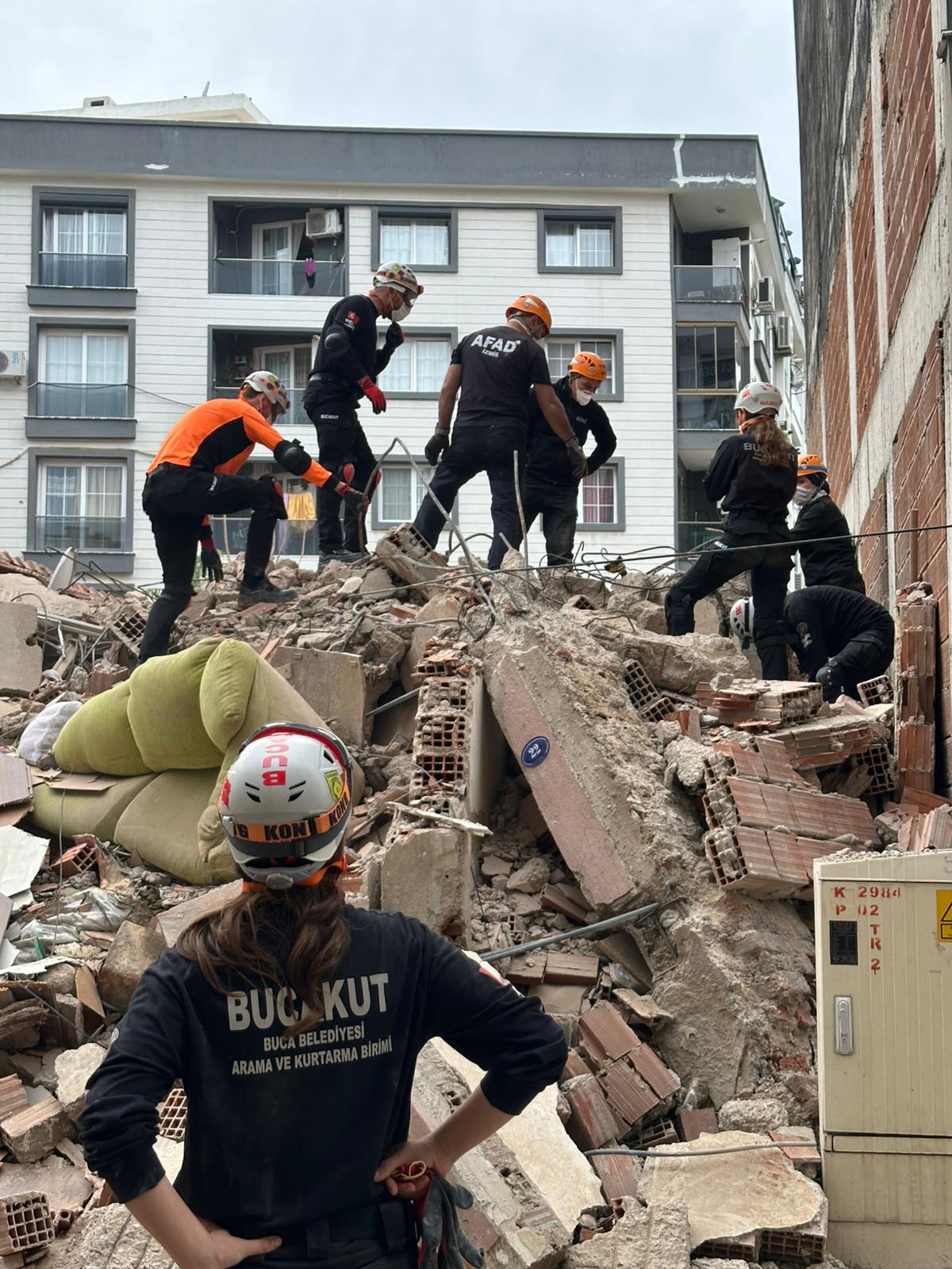 BUCAKUT'TAN YAVRU KÖPEK OPERASYONU BUCAKUT'TAN YAVRU KÖPEK OPERASYONU