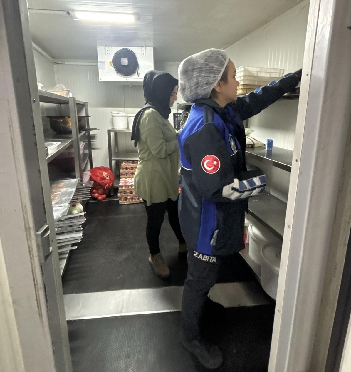 HİJYEN KURALLARINA UYMAYAN İŞLETME MÜHÜRLENDİ HİJYEN KURALLARINA UYMAYAN İŞLETME MÜHÜRLENDİ