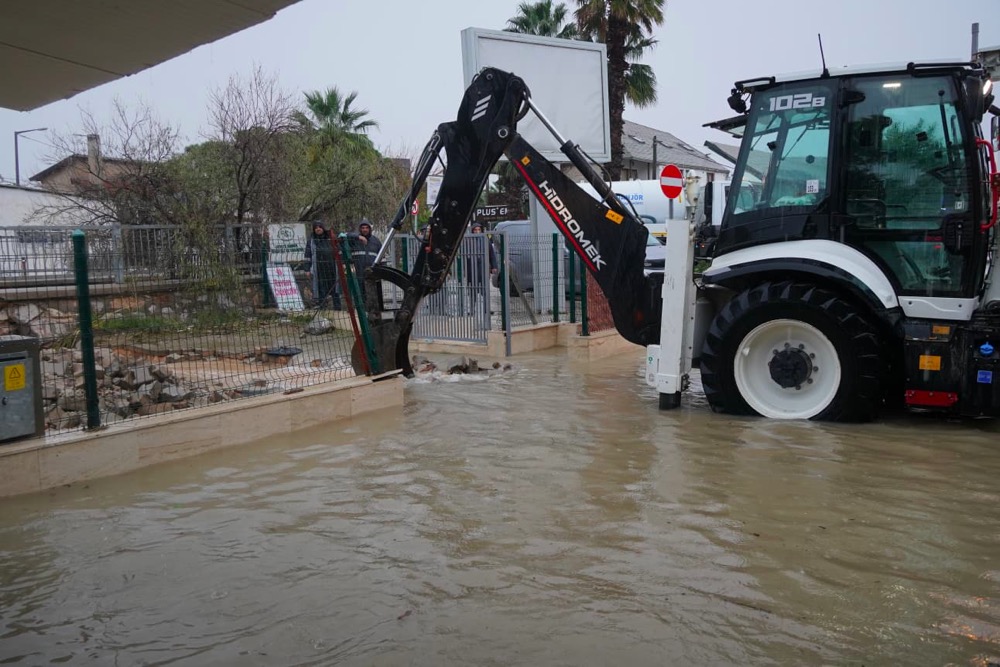 ÇEŞME SULAR ALTINDA ÇEŞME SULAR ALTINDA