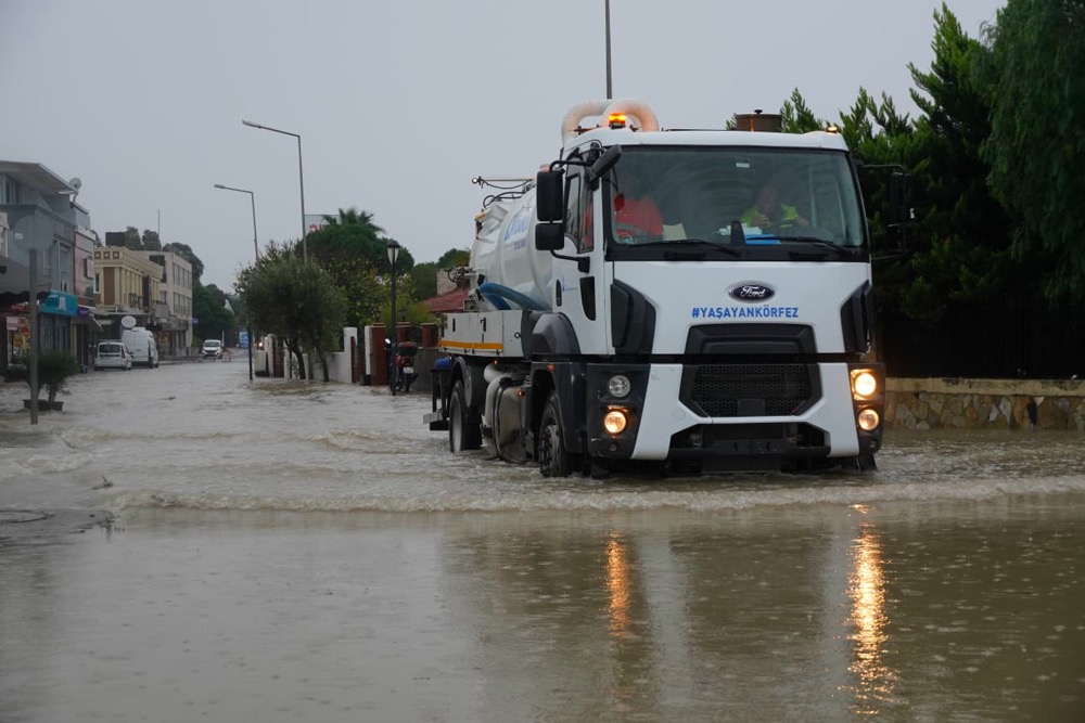 ÇEŞME SULAR ALTINDA ÇEŞME SULAR ALTINDA