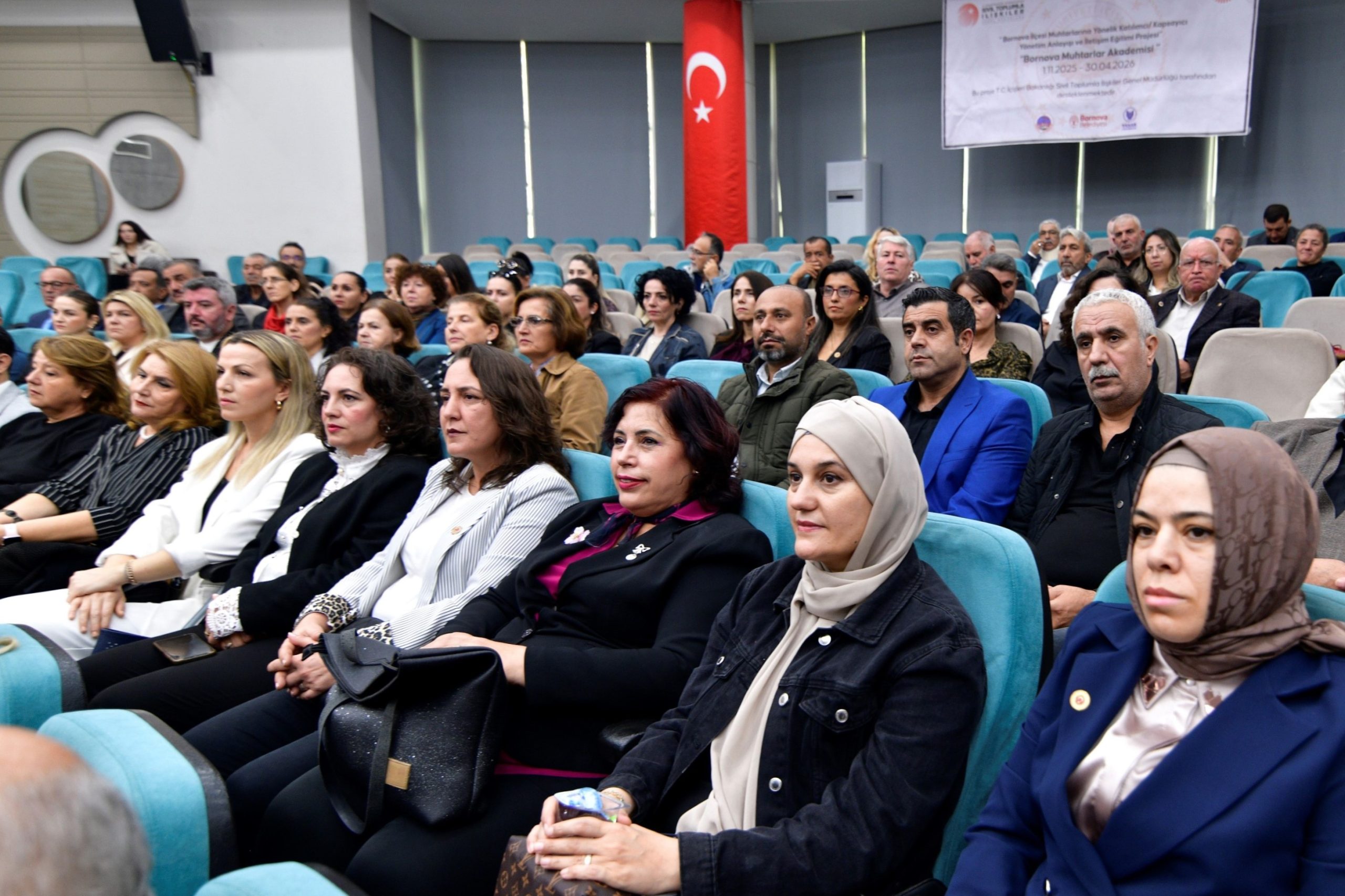 BORNOVA’DA MUHTARLAR AKADEMİSİ BAŞLADI