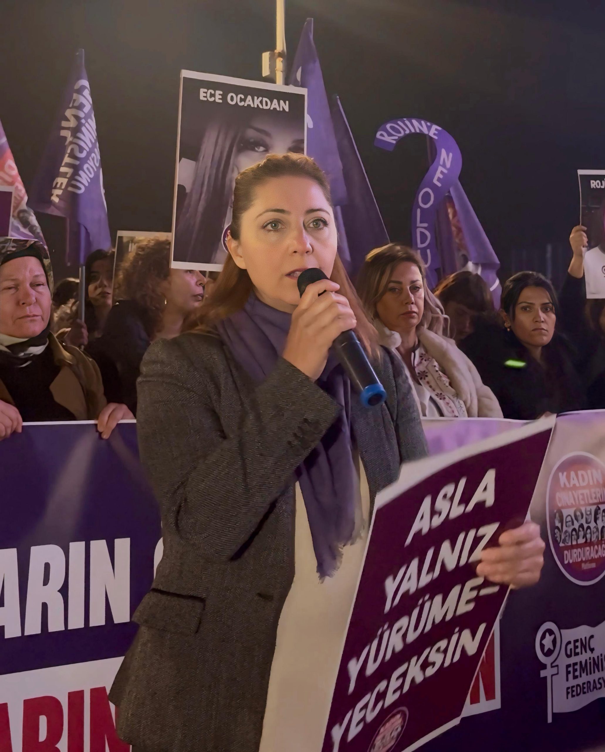 KURAL: KADINLARIN YAŞAM HAKKI İÇİN OMUZ OMUZA YÜRÜYECEĞİZ KURAL: KADINLARIN YAŞAM HAKKI İÇİN OMUZ OMUZA YÜRÜYECEĞİZ