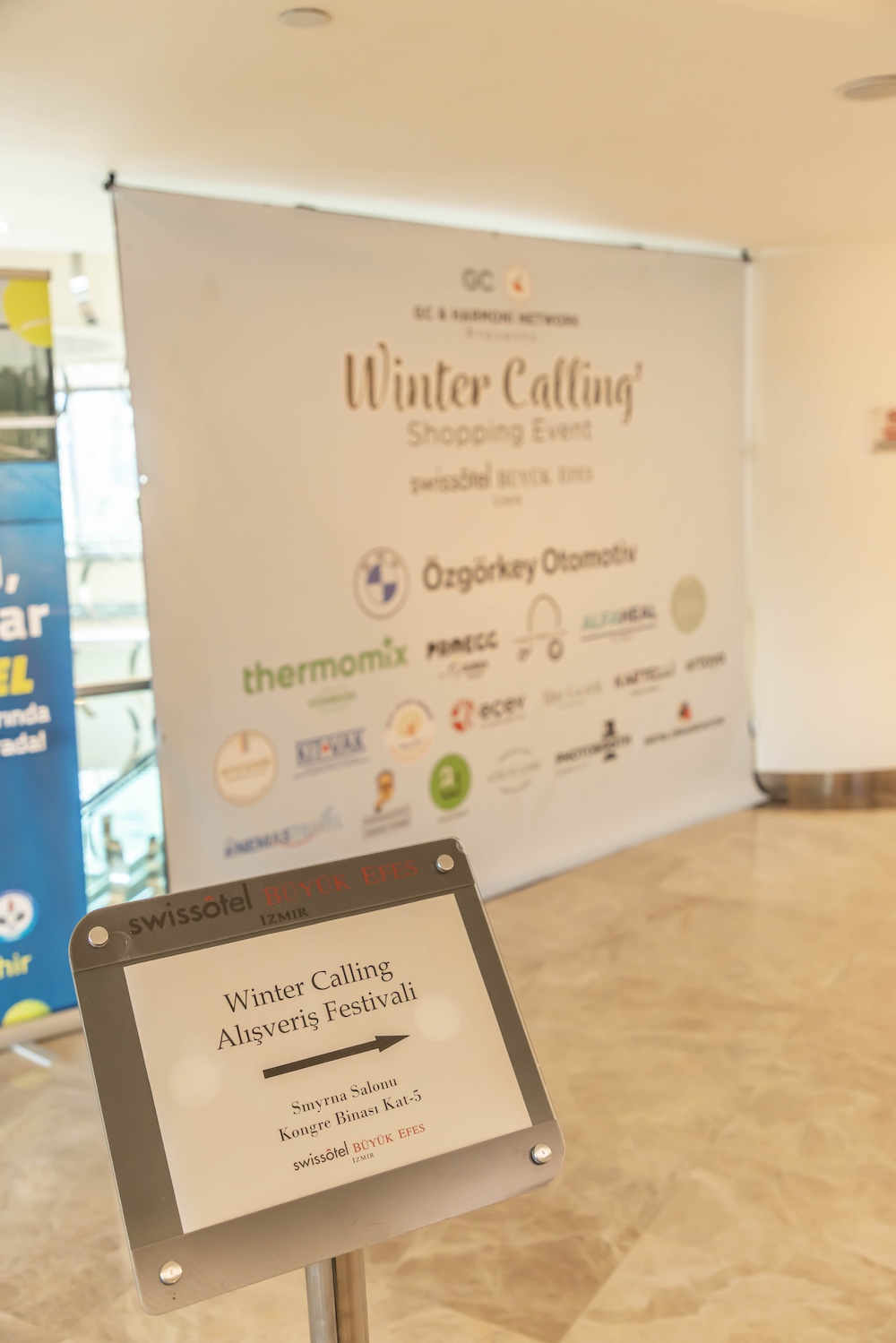 İZMİRLİLER EĞLENCE VE ALIŞVERİŞ DOLU BİR GÜN YAŞADI